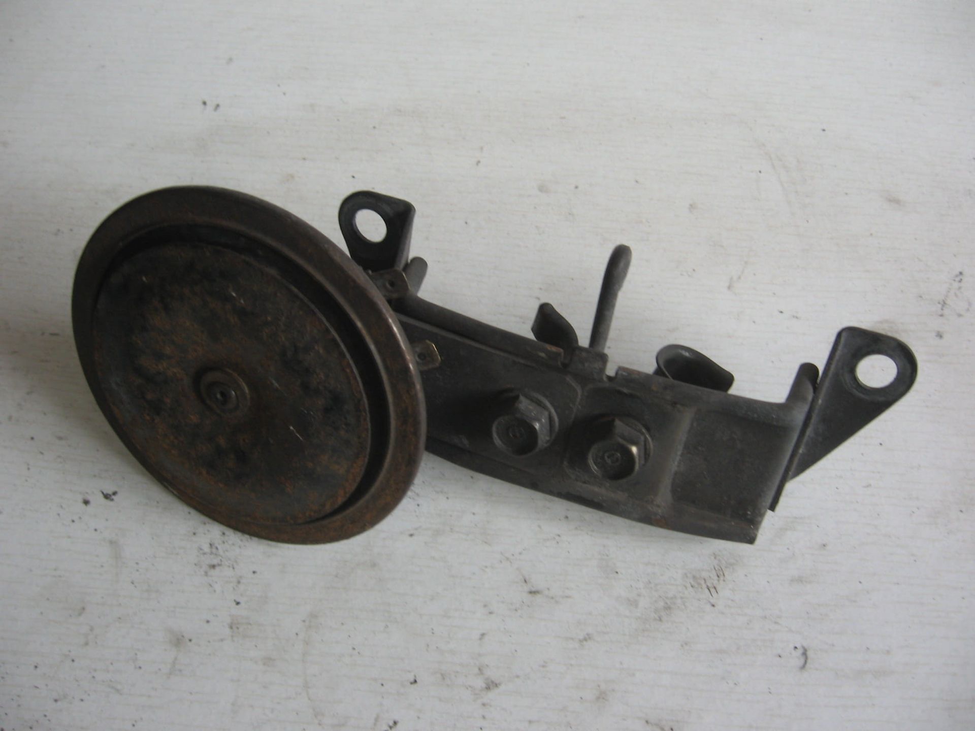 Claxon links + montage beugel	Xbr500 1985	38120-kk7-004 + 38107-mk4-010	38120-kk7-014