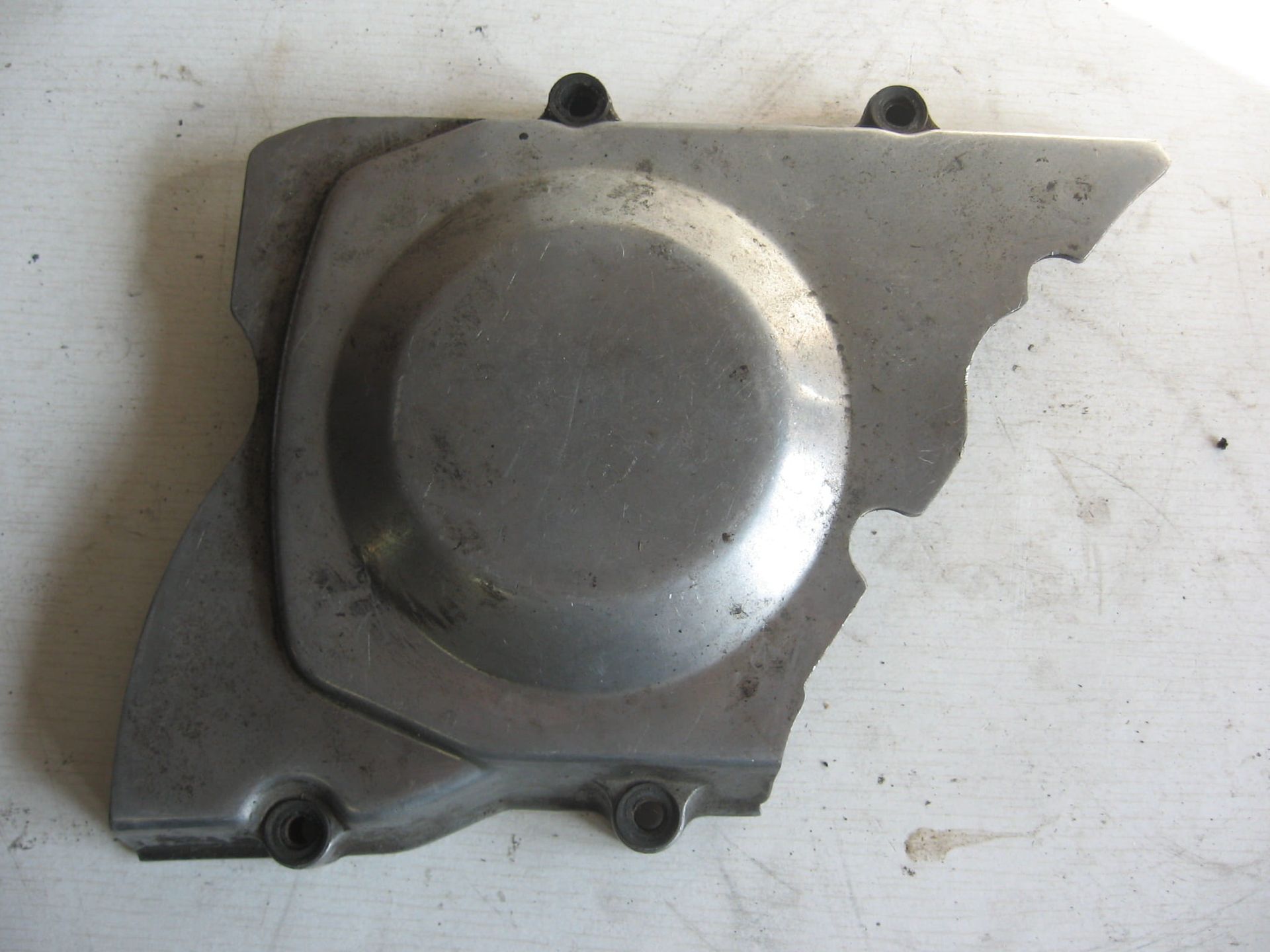 kap voorste poulie , blokdeksel links	Ltd450 1985 – 1990	14026-1116