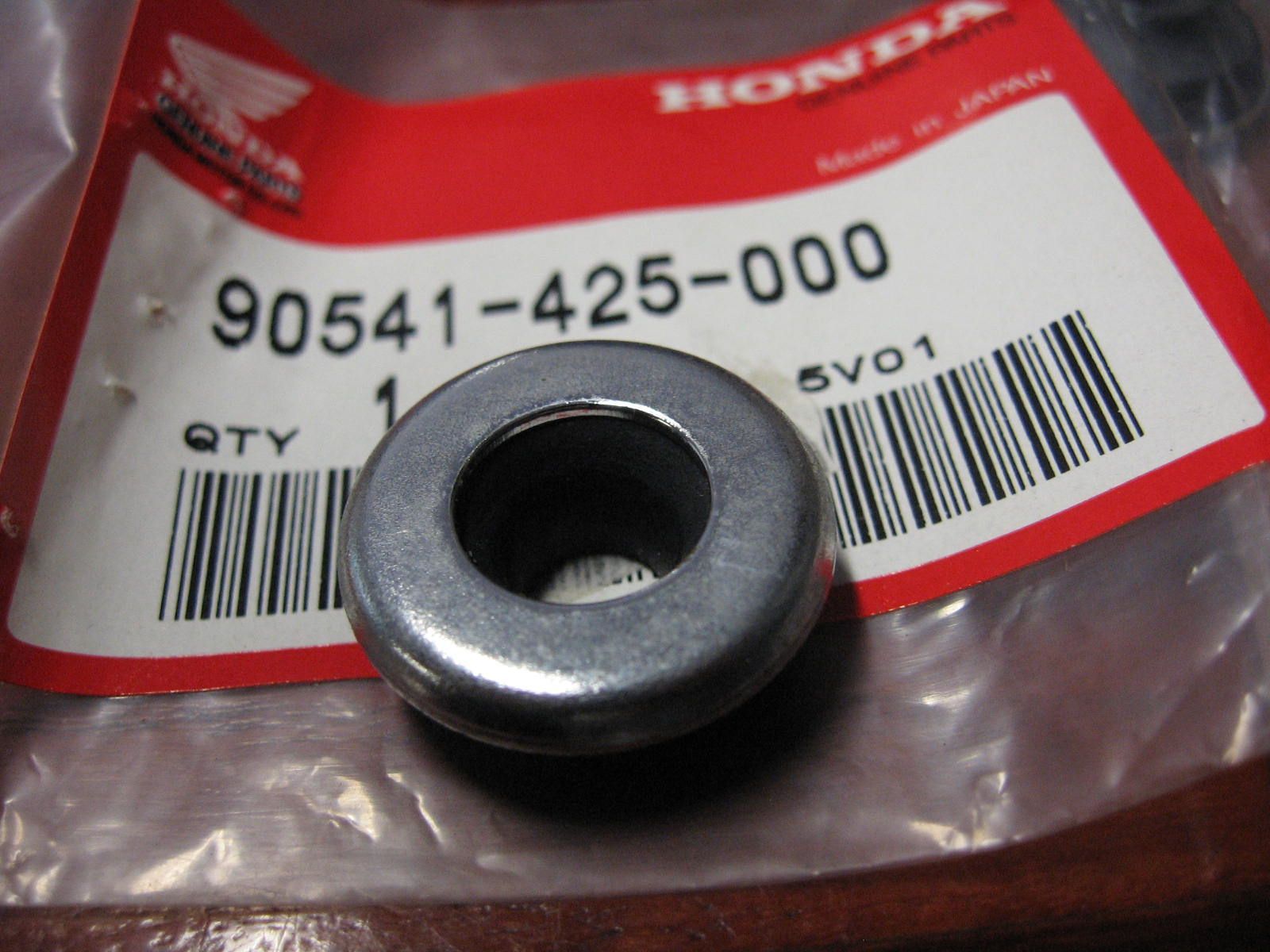 setting rubber , afdichtingsring kleppendekselbout	cb650 cb900 cb750 vf500 vtr250 88-90	oem		90541-425-000