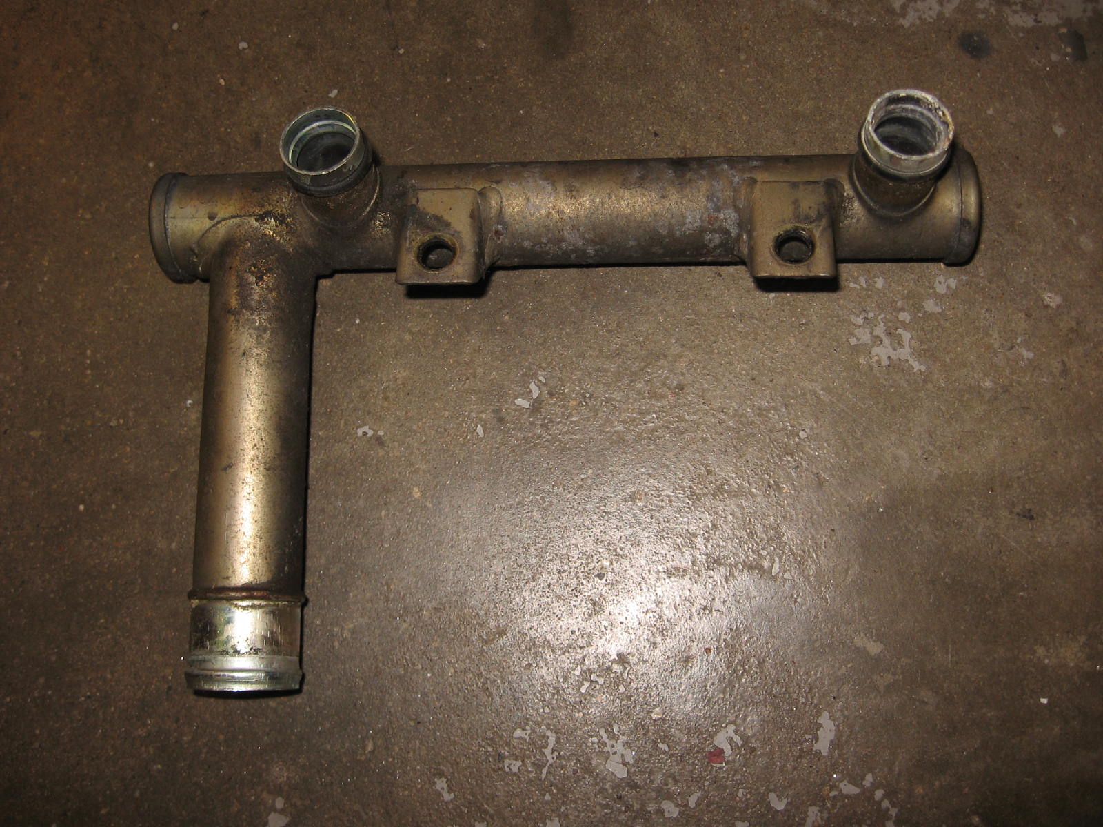 koelwaterpijp voorkant aan cilinders , onder uitlaten	zzr600 zx600e2 1990-2001	39192-1033