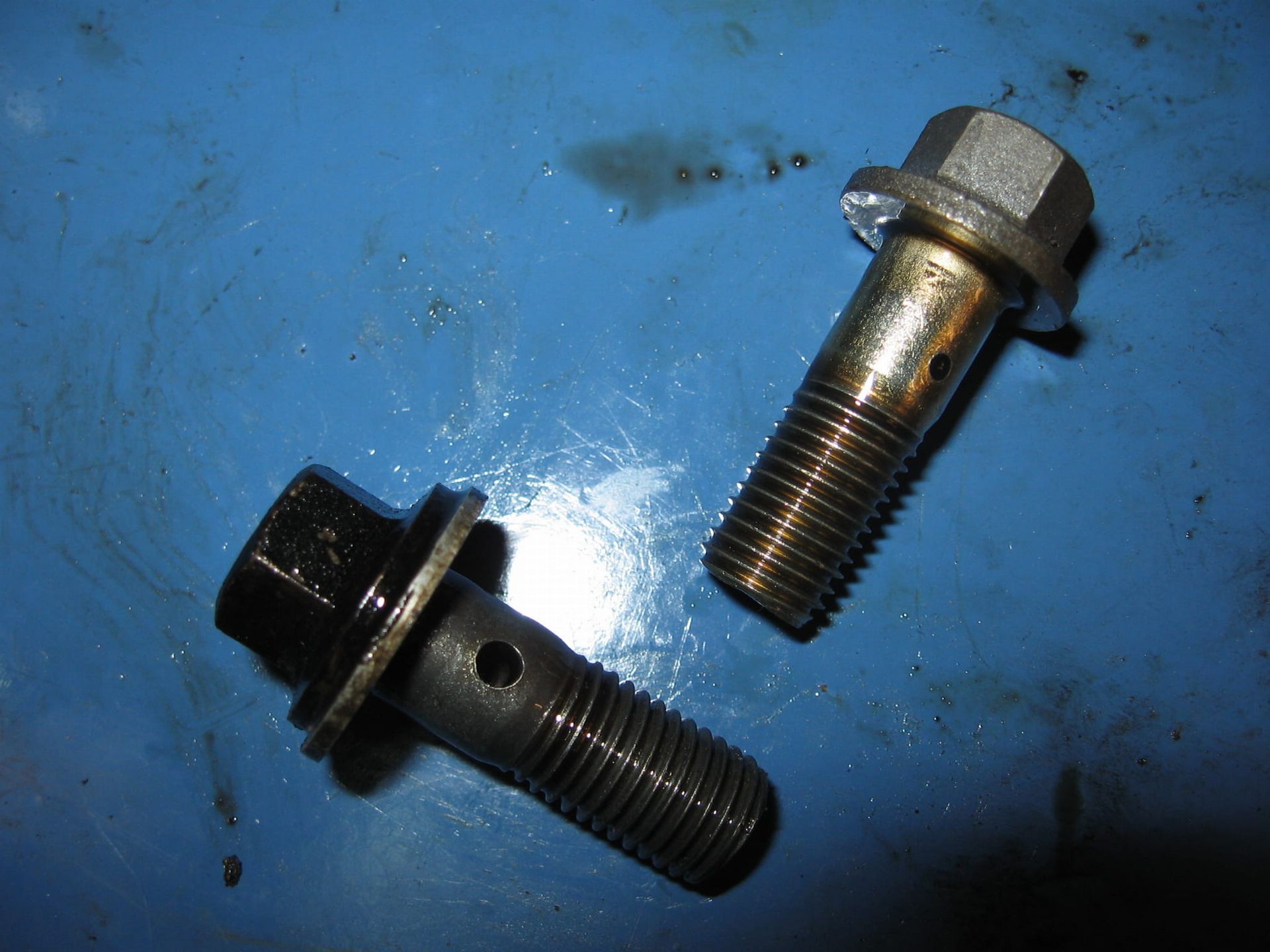 set banjobout olieleiding naar kop	Cb750  79-83  	15531-425-010,15532-425-010