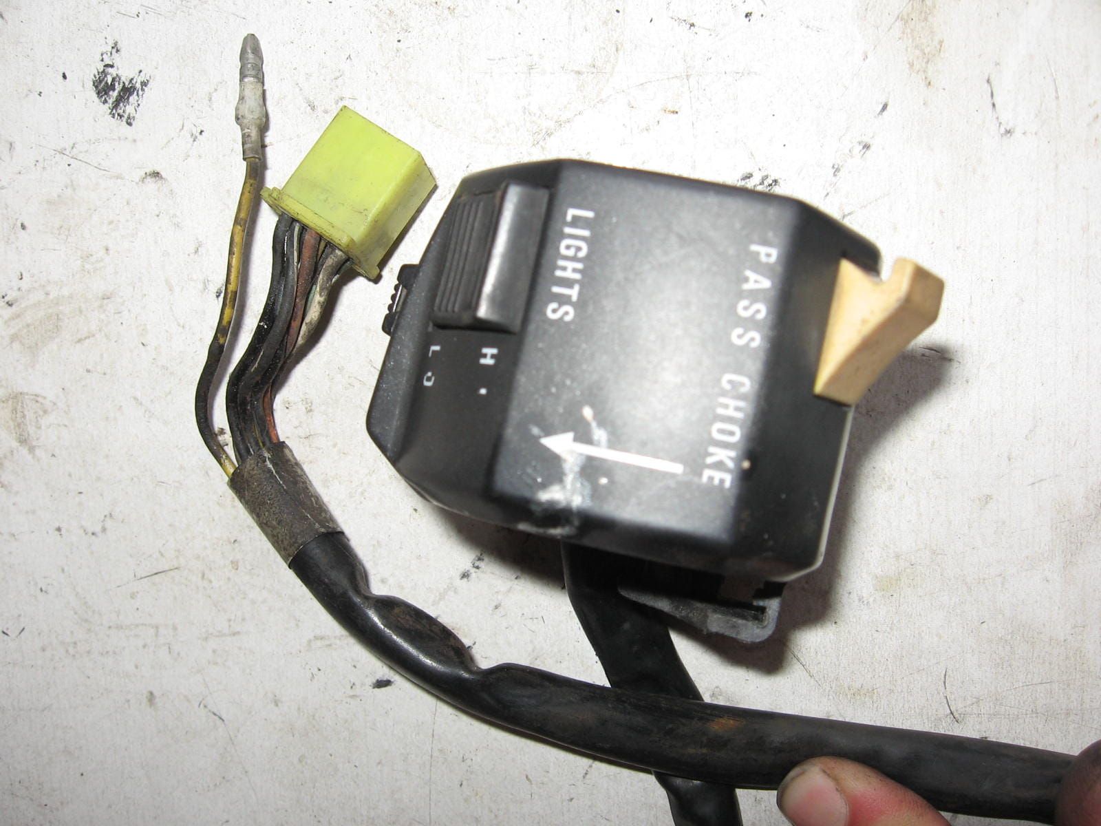 stuurbediening links	Gsx600f 1988-97 , gsx750f 1989-97 	37400-32b01	37400-32b20