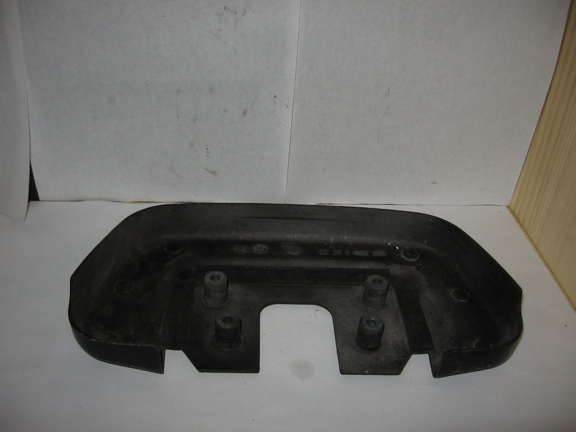 achterkant tellerhuis 	K1 89-93 , k100 k75 k1100rs 93-96 	62211459219