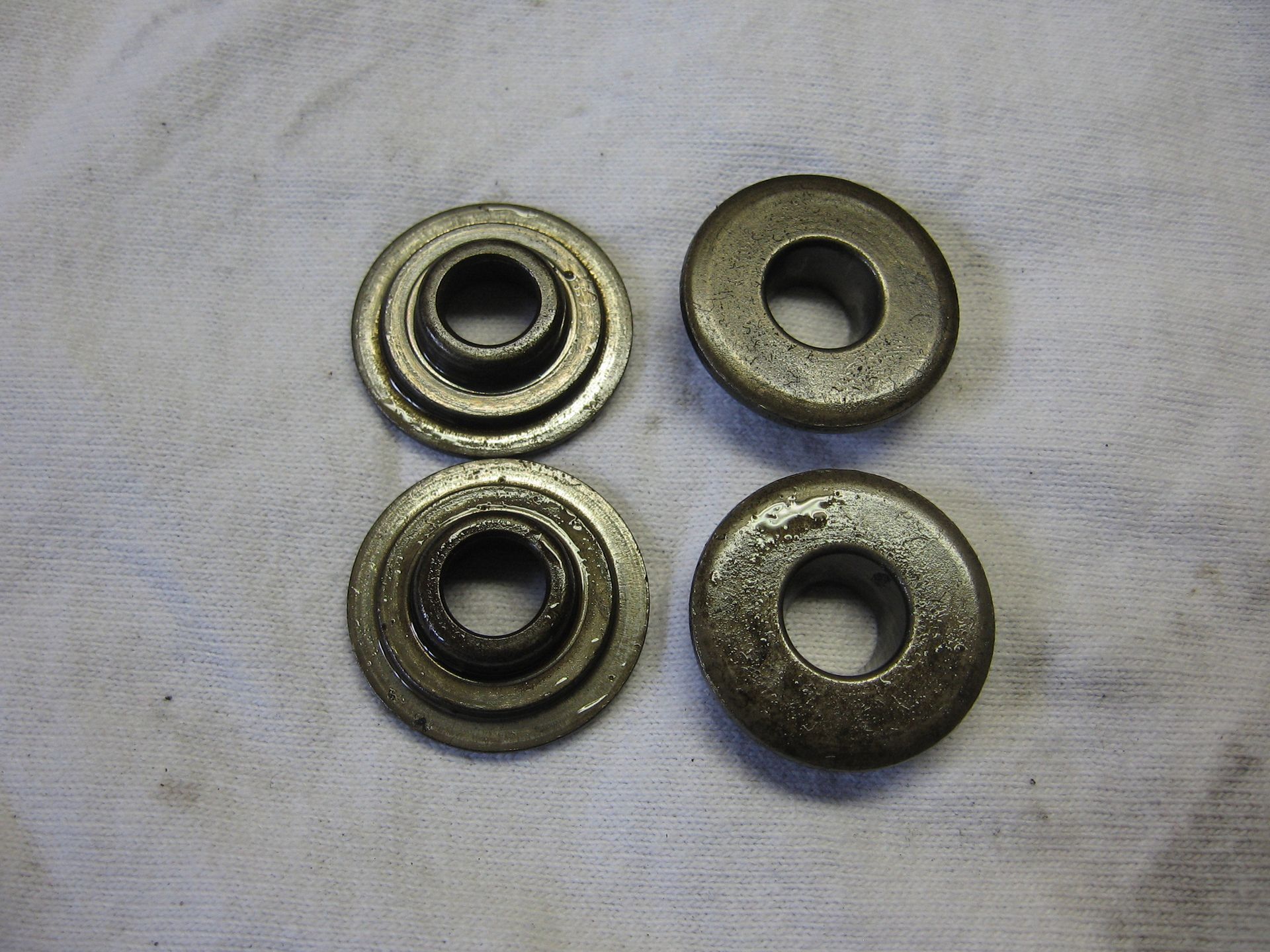 4x houder klepveer 	Cb750  79-82	14771-329-000