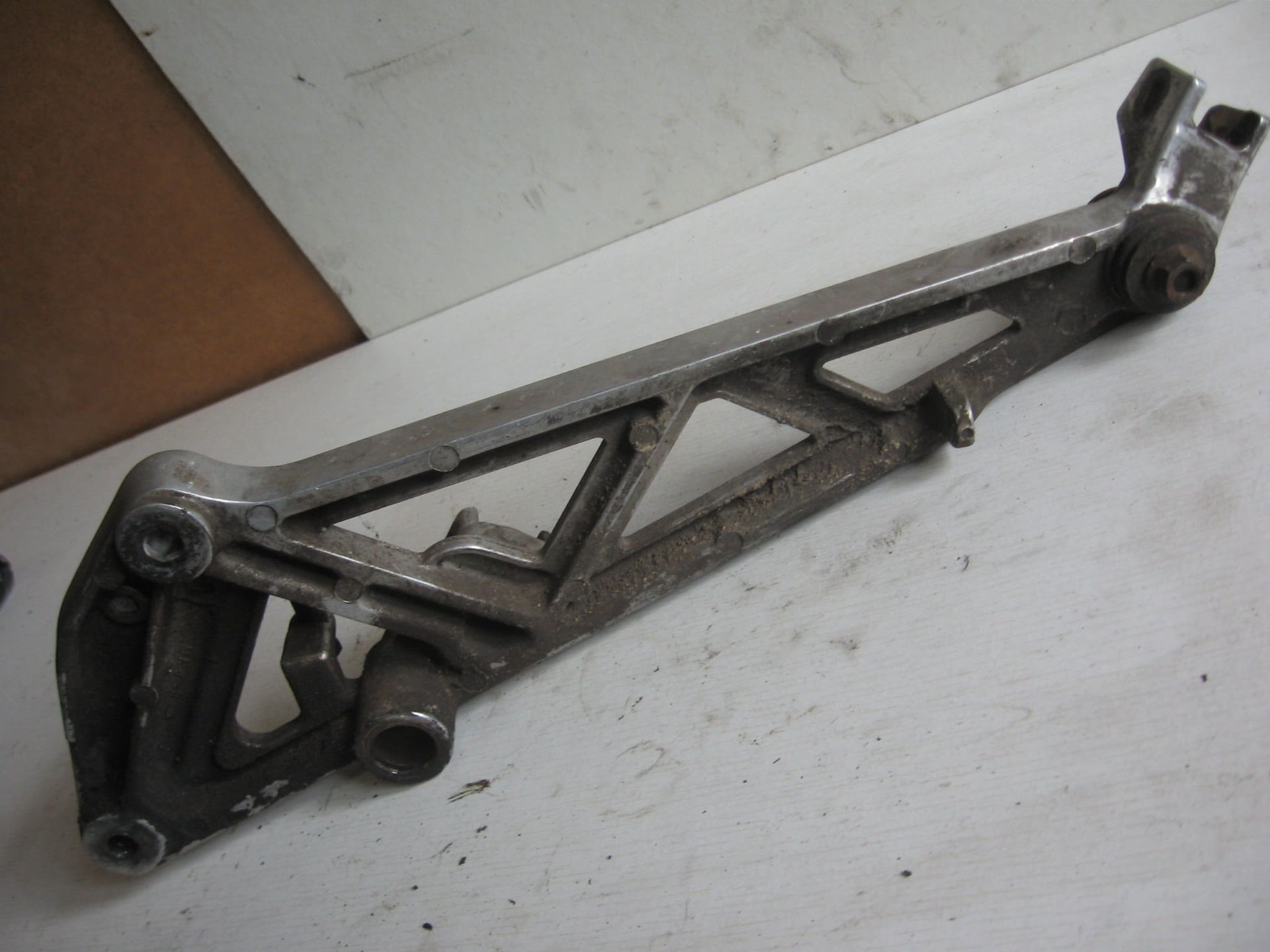 Voetsteunhouder rechts	Xbr500 1985-88   	50650-mk4-000