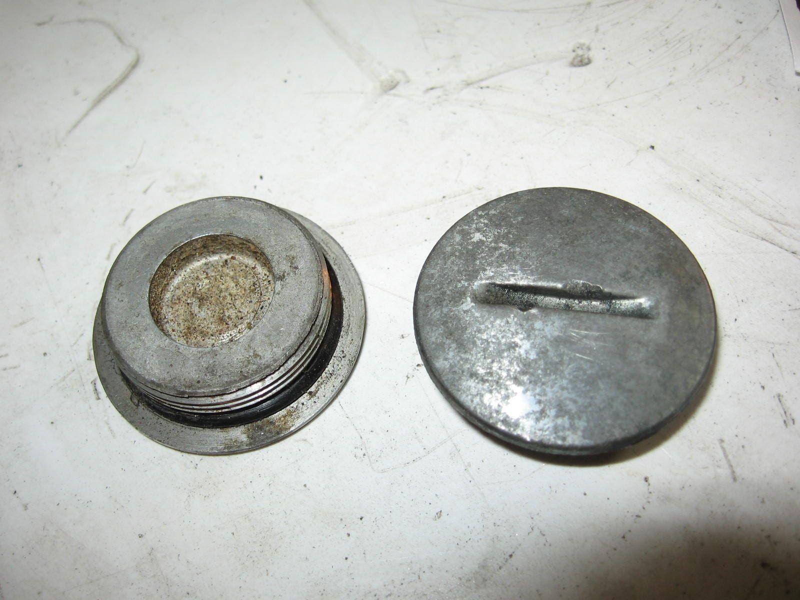 1x dop 30mm dynamodeksel	Xl250r 1982-87 xl600 1983-87	90087-471-000