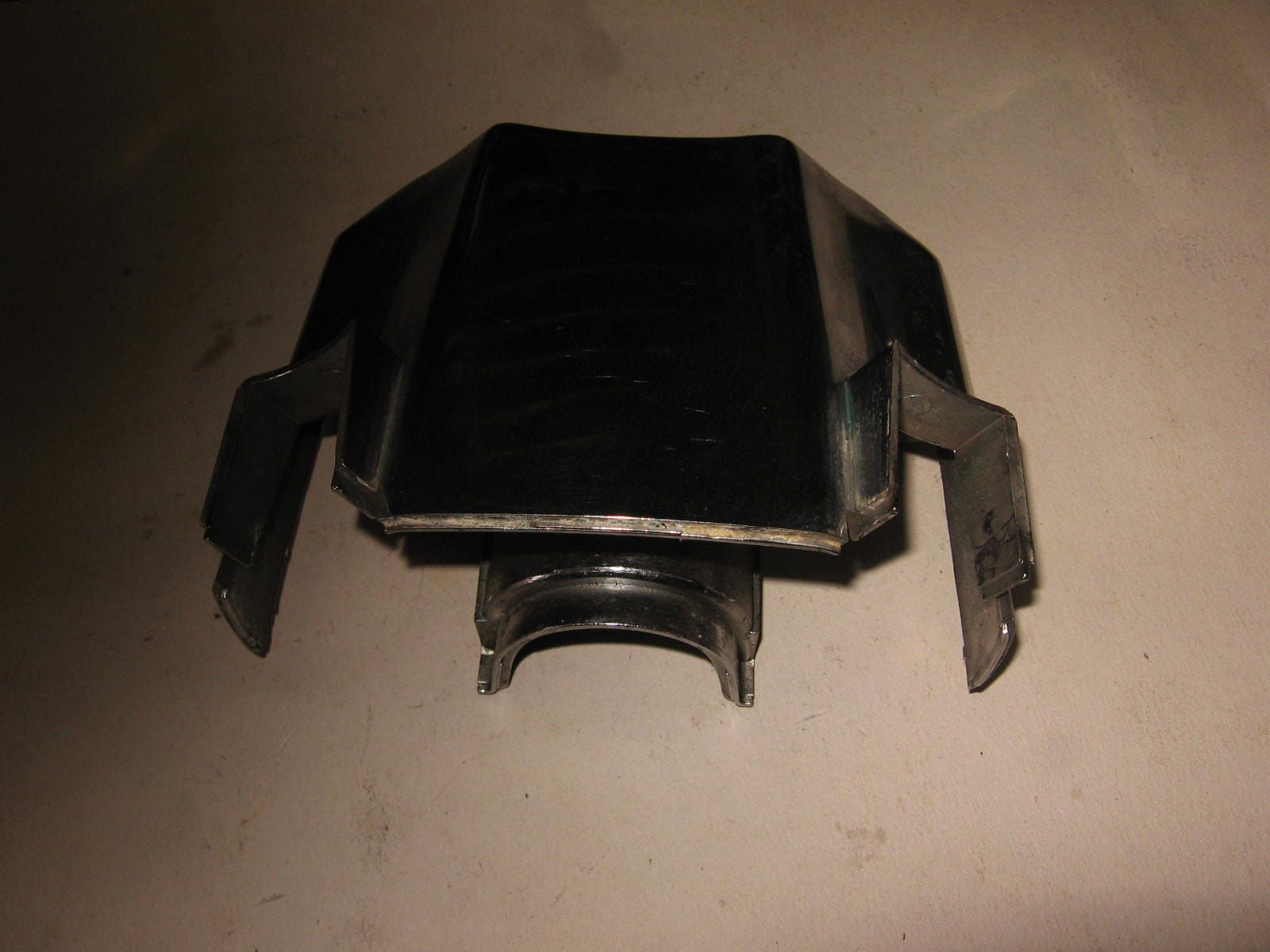 meter cover , onderste deksel lampjes midden	xv700 xv750 1984-97 , xv1100 1986-99	42x-83559-00