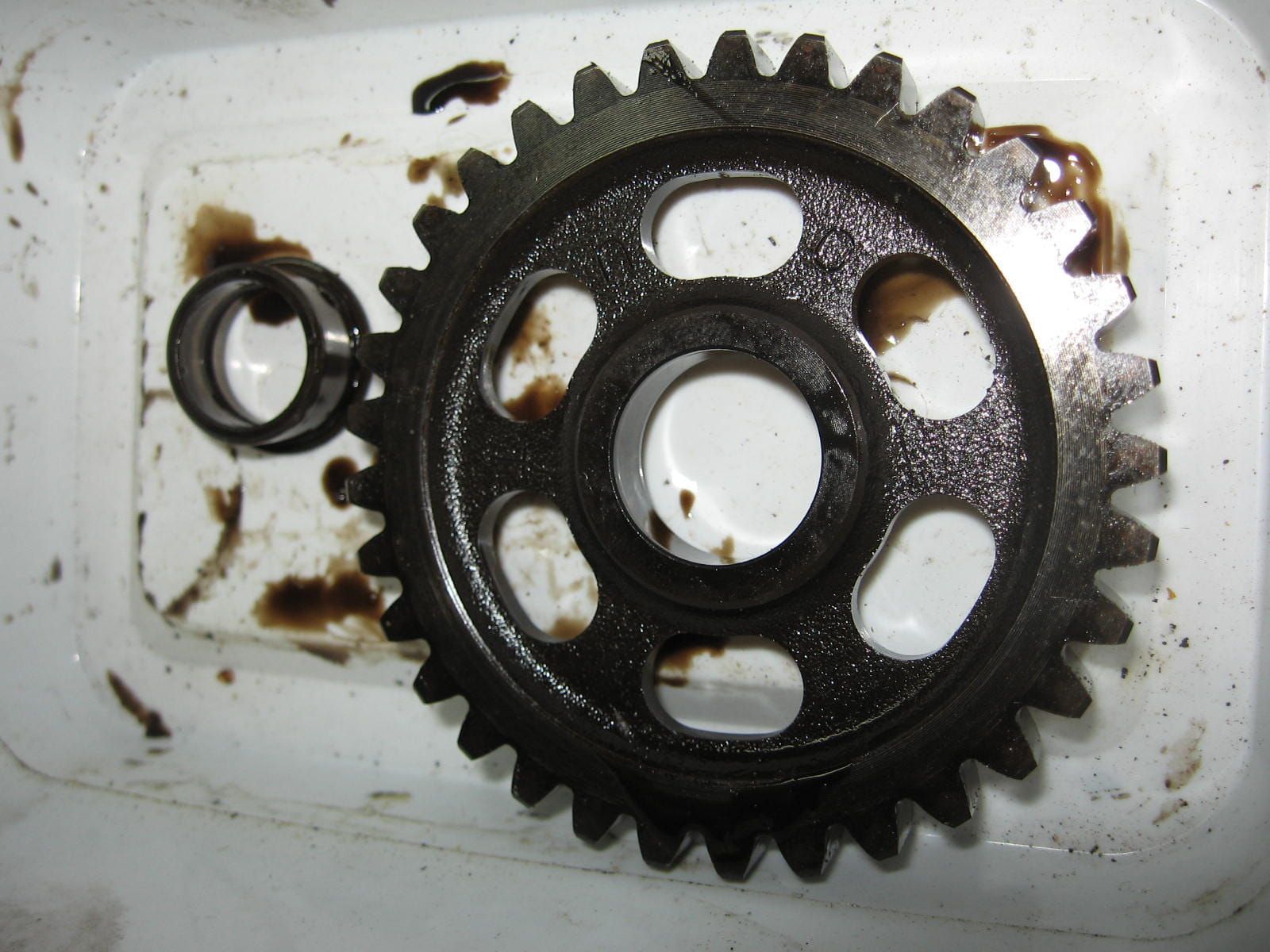 kickstart idlegear met lagerbus	Xbr500 1986	28221-kn8-000 , 28222-mg3-000	28221-mn1-670 , 28221-mn1-670
