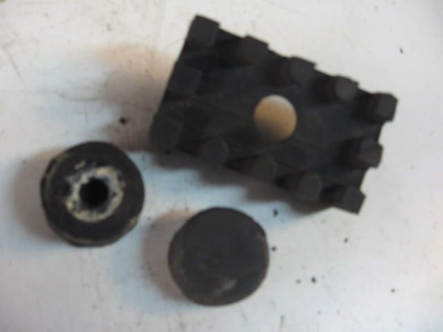 rubber bevestiging benzine tank // gsx400e 1982-86		09329-10007 + 44541-34500