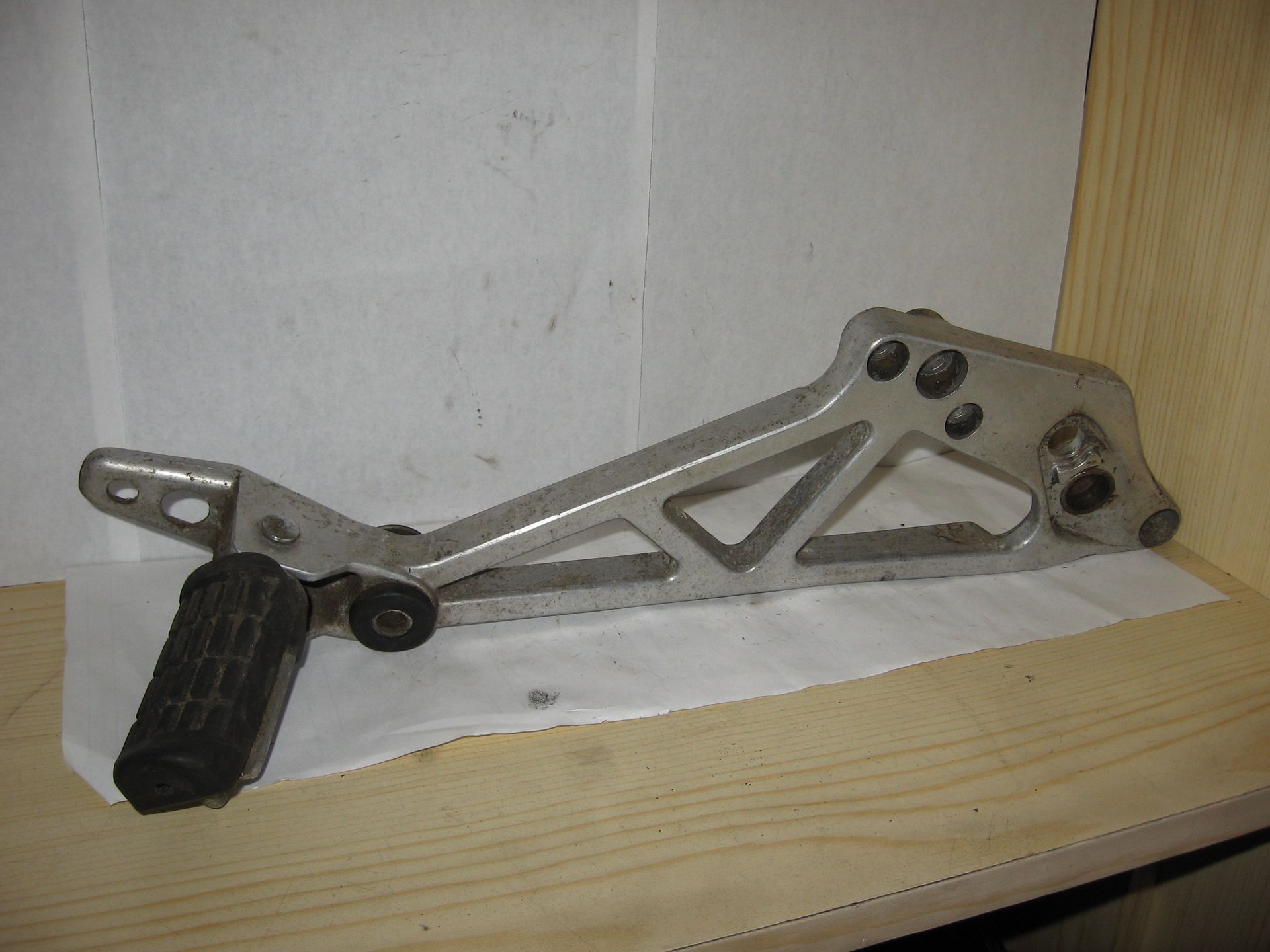 Rechts schetsplaat voetsteunhouder met duo voetsteun	vf750f vf700f 83-85	50610-MB2-010
