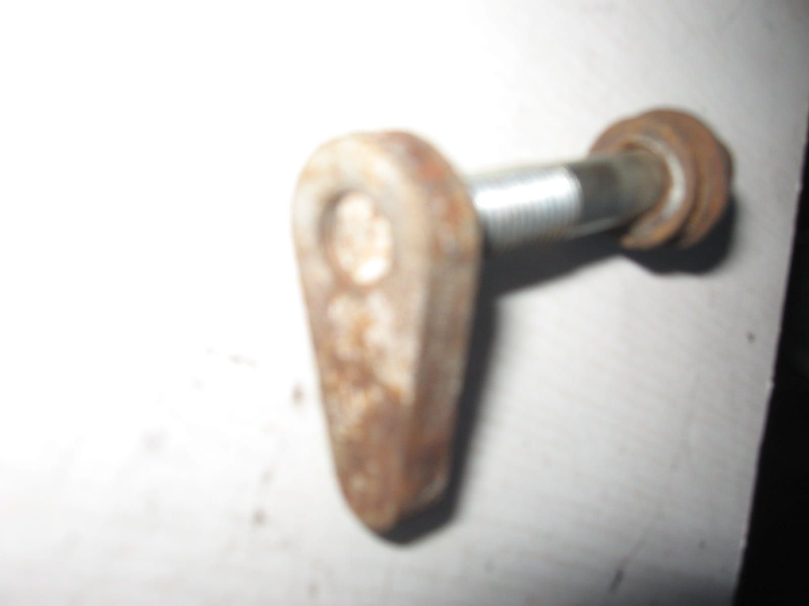 moer met lip , montage motorblok rechts / links onder	gs550 	09159-10020