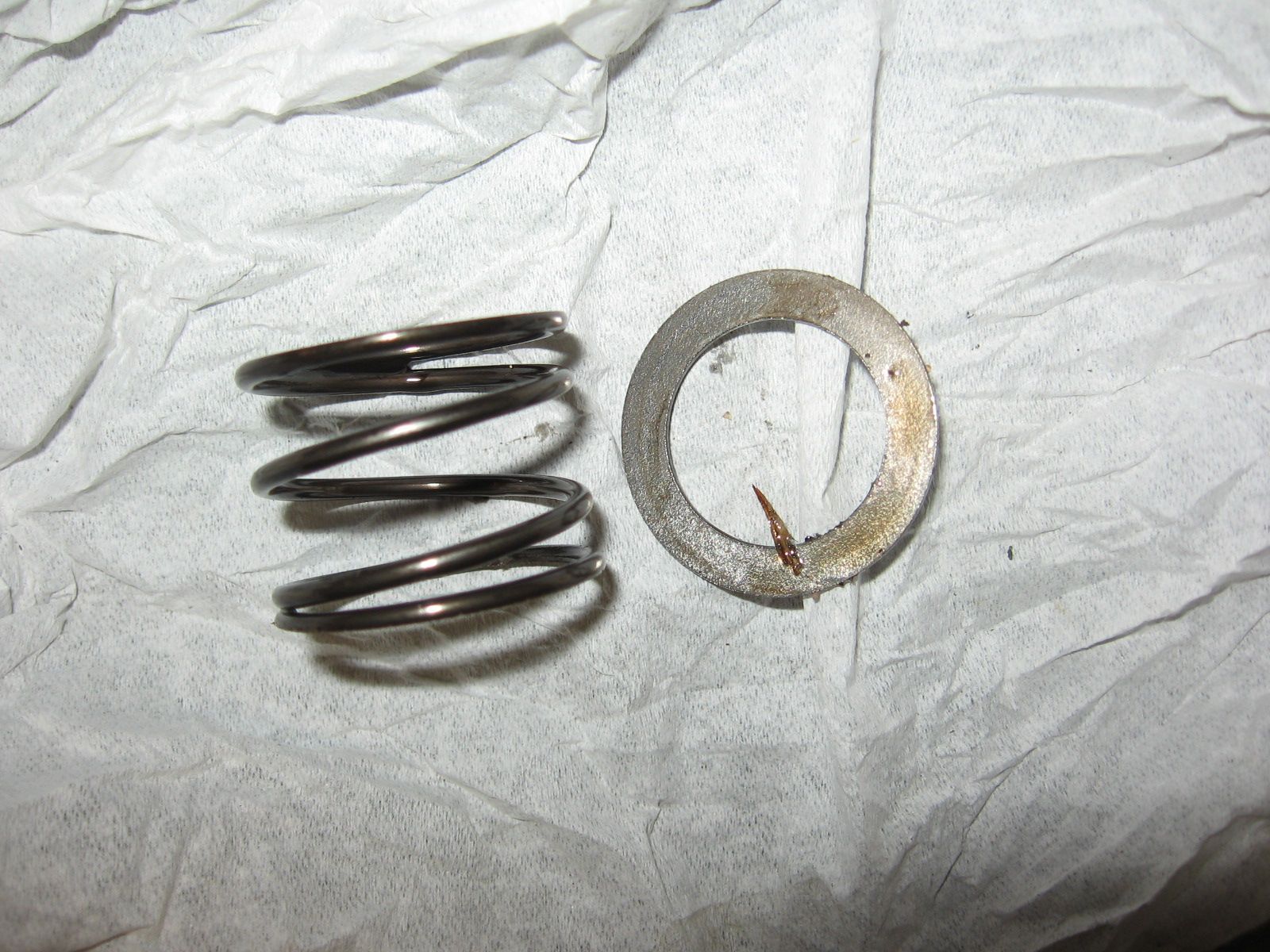 veer met ring oliefilter , seat oilfilter	Cb400f 1975	15415-300-000 , 15414-300-000