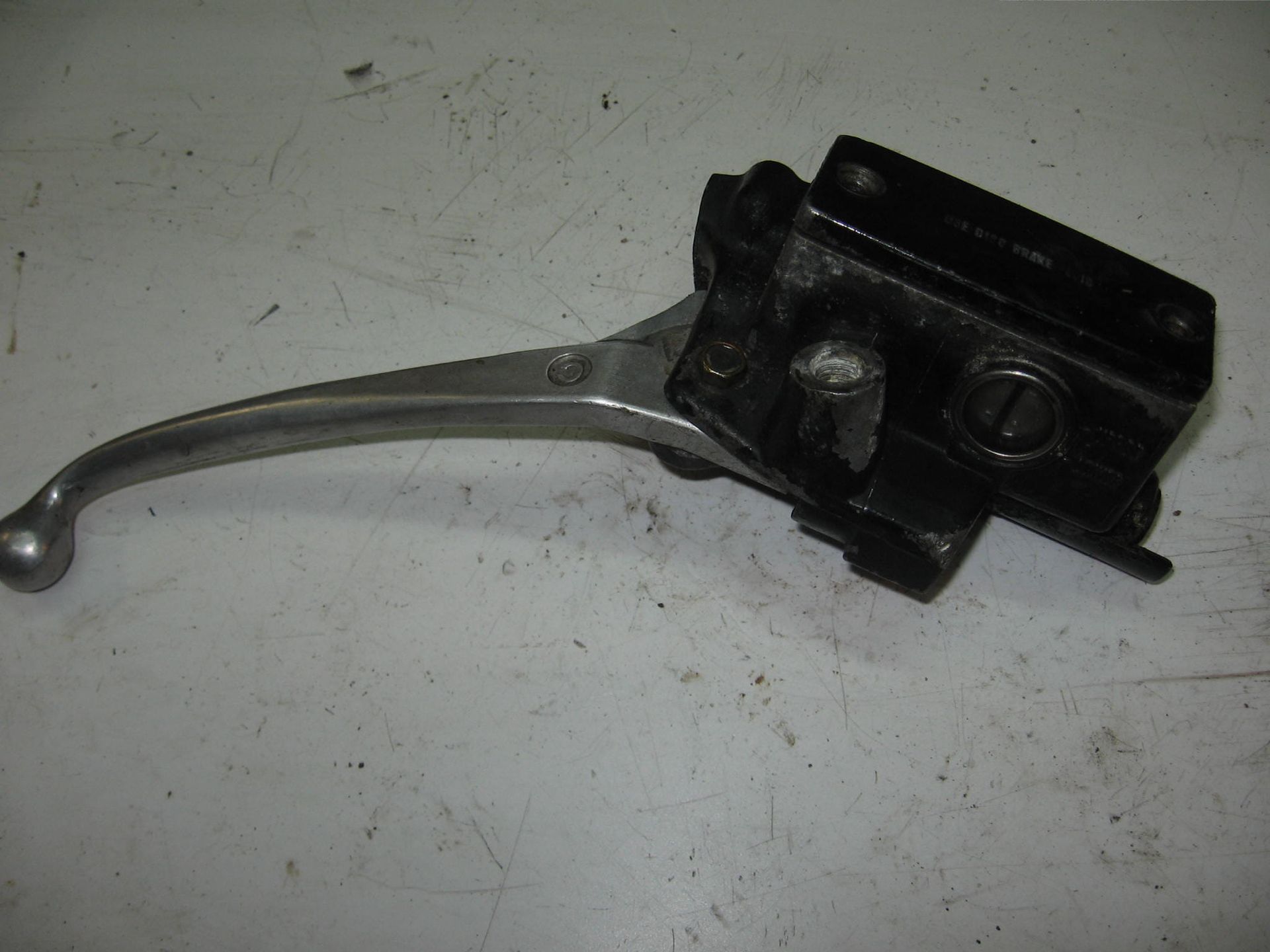 Hoofdremcilinder //Hoofdremcilinder // kz750 h 1980-83 , kz1000 1981-90	43015-1046