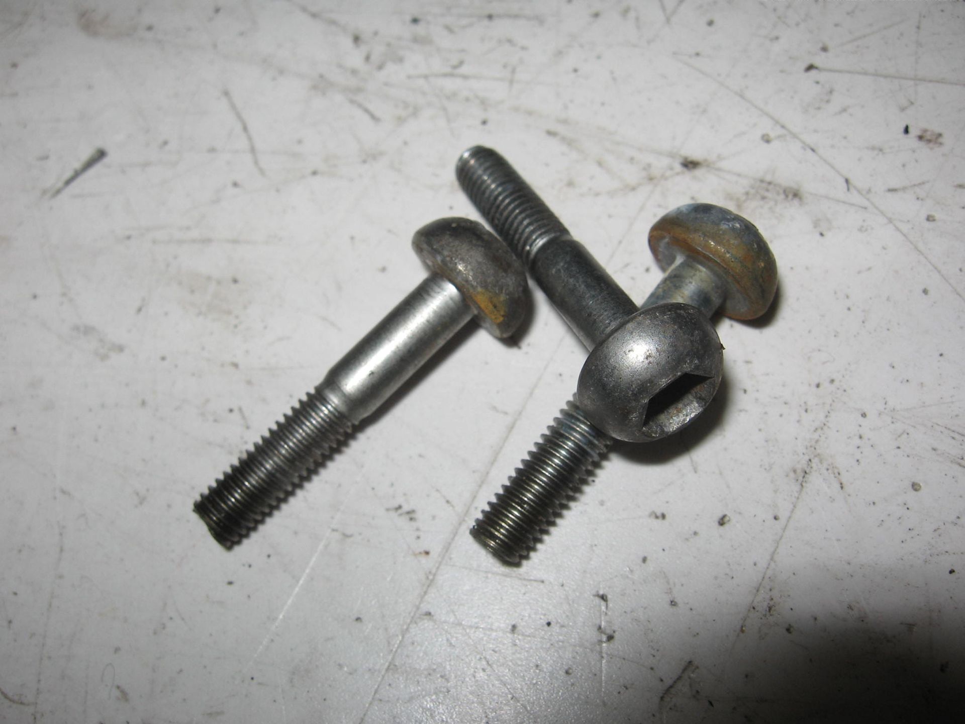 3x bouten luchtfilterhuis deksel /bolkop imbus m6x33 mm/ cmx450c		90128-mm2-000
