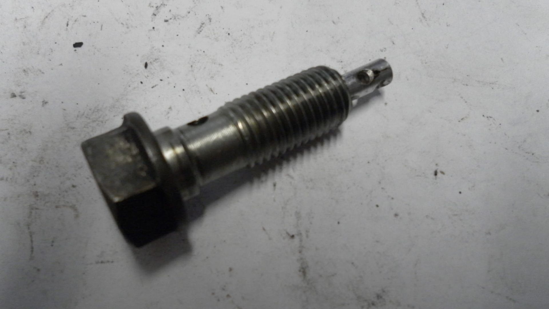 Onderste banjobout olieleiding voorste cilinder	Vf700c 84 , vf750c vf750s 83	90045-mb0-770 (2)