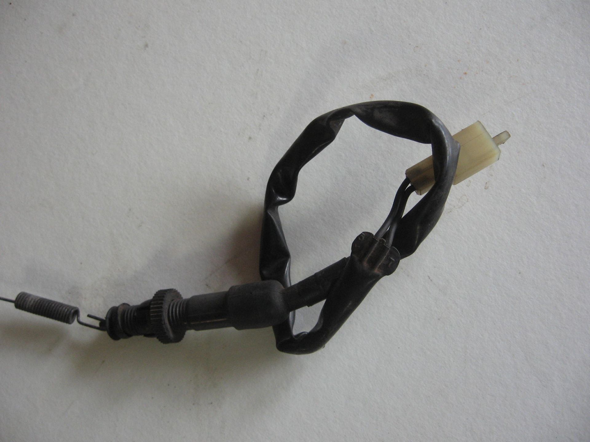achter remlichtschakelaar met veer , cmx250c 85-87 cmx450c 86-87		35350-kr3-670	35350-kr3-671