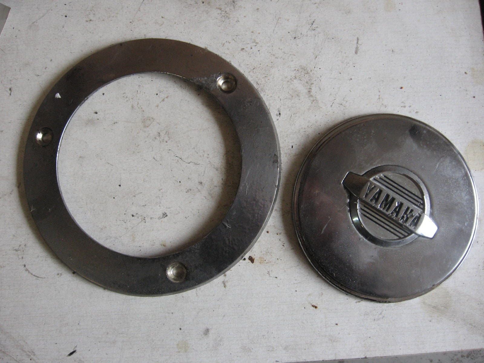 ring met deksel op linker carterdeksel , chroom niet zo goed , kras op yamaha 	Xv700  84-85 xv750 82-83 , xv920 rh ,rj , j	42x-15425-01 + 42x-15415 +