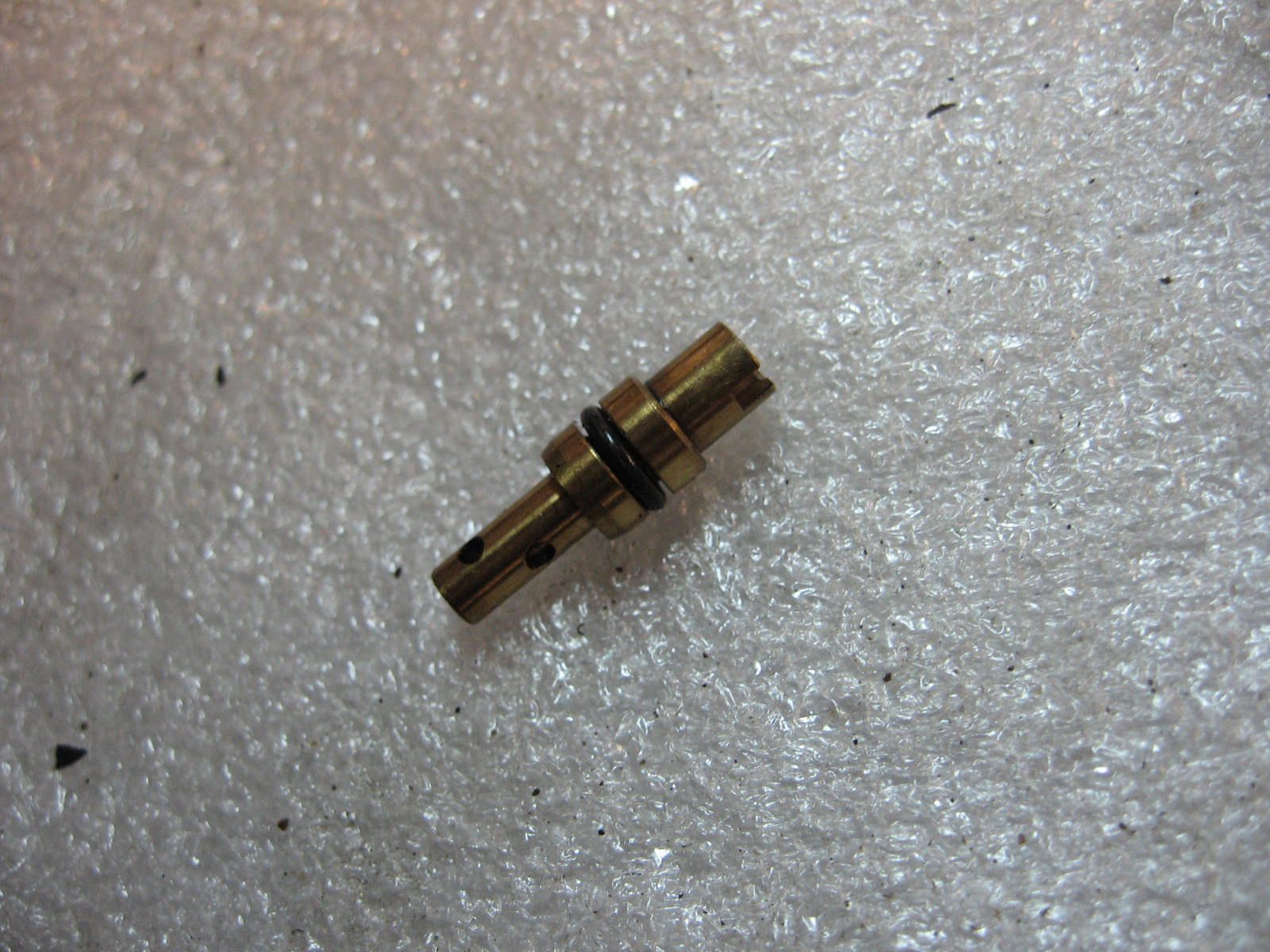 oil gallery jet , carter  1,57mm	Ls650 89-2015	09493-36004