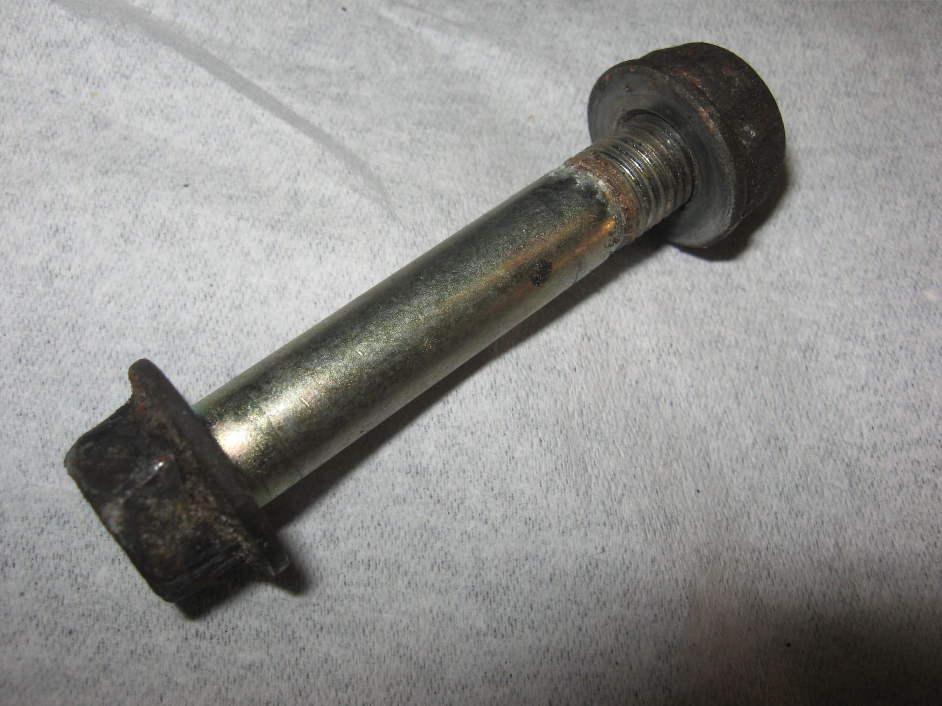 onderste flens bout met moer bevestiging achterveer M10x55	Vfr400rg 1986	90116ke8-003