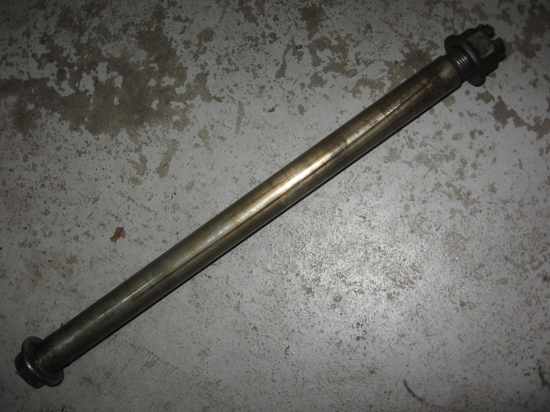as met moer achterwiel , achterwielas 	cb900fb cb900f2b	42301-422-000