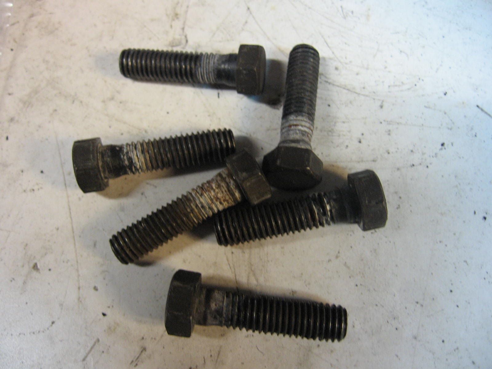 6x zeskantbout m8x30 sleutel 12, voorremschijf	Xs850 80-81	90101-08477	90101-08312
