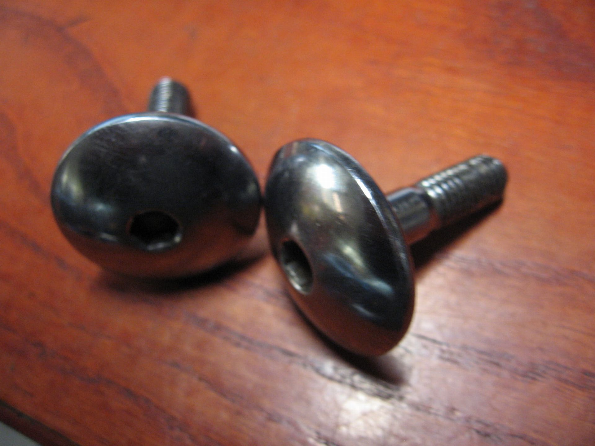 bout bevestiging voetsteunhouder 	Gsx600f 1988-96	09106-08079