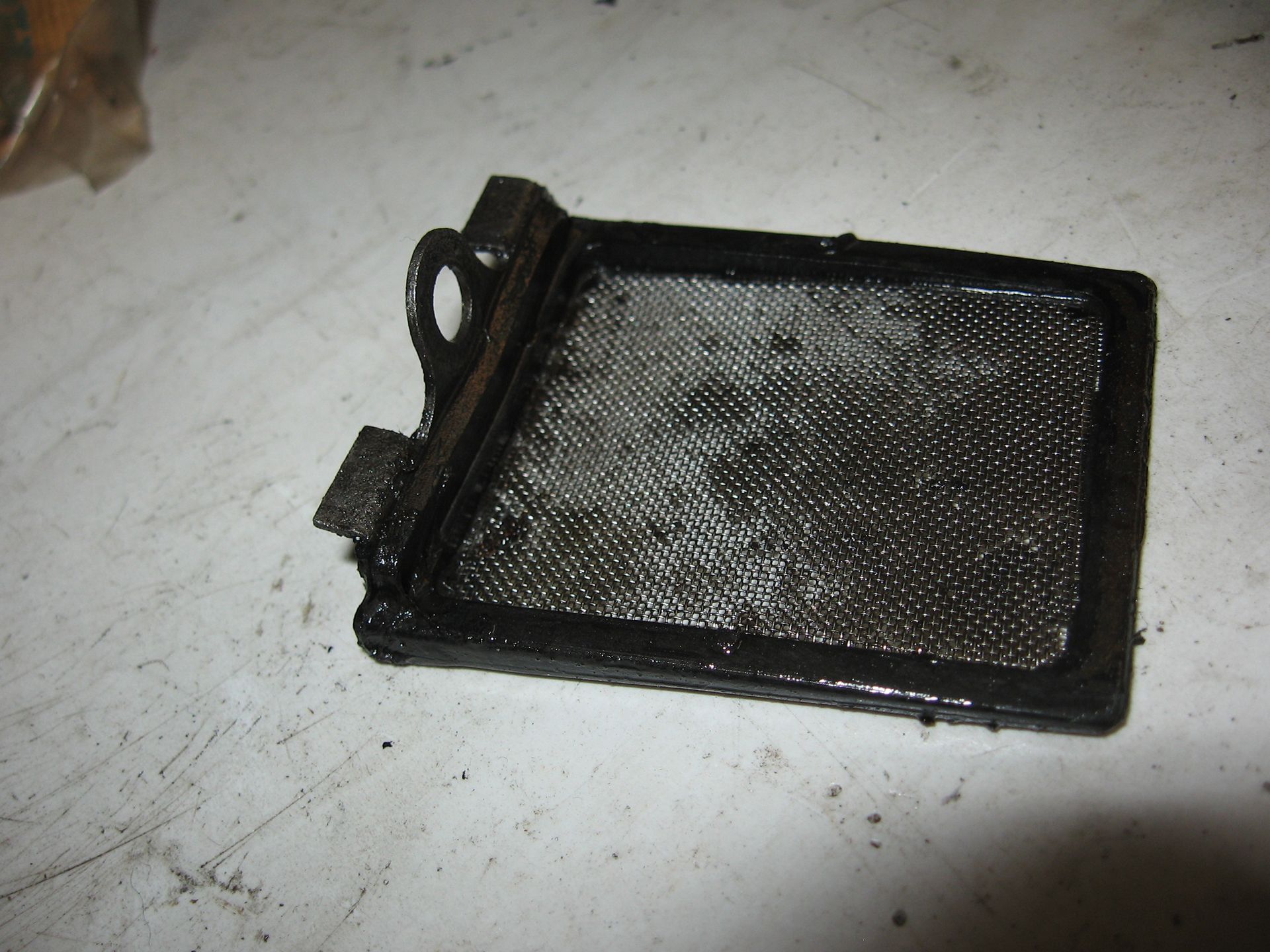 oilfilter screen	Xr500r 83-84 , xr600r 85-86	15421-mg3-000