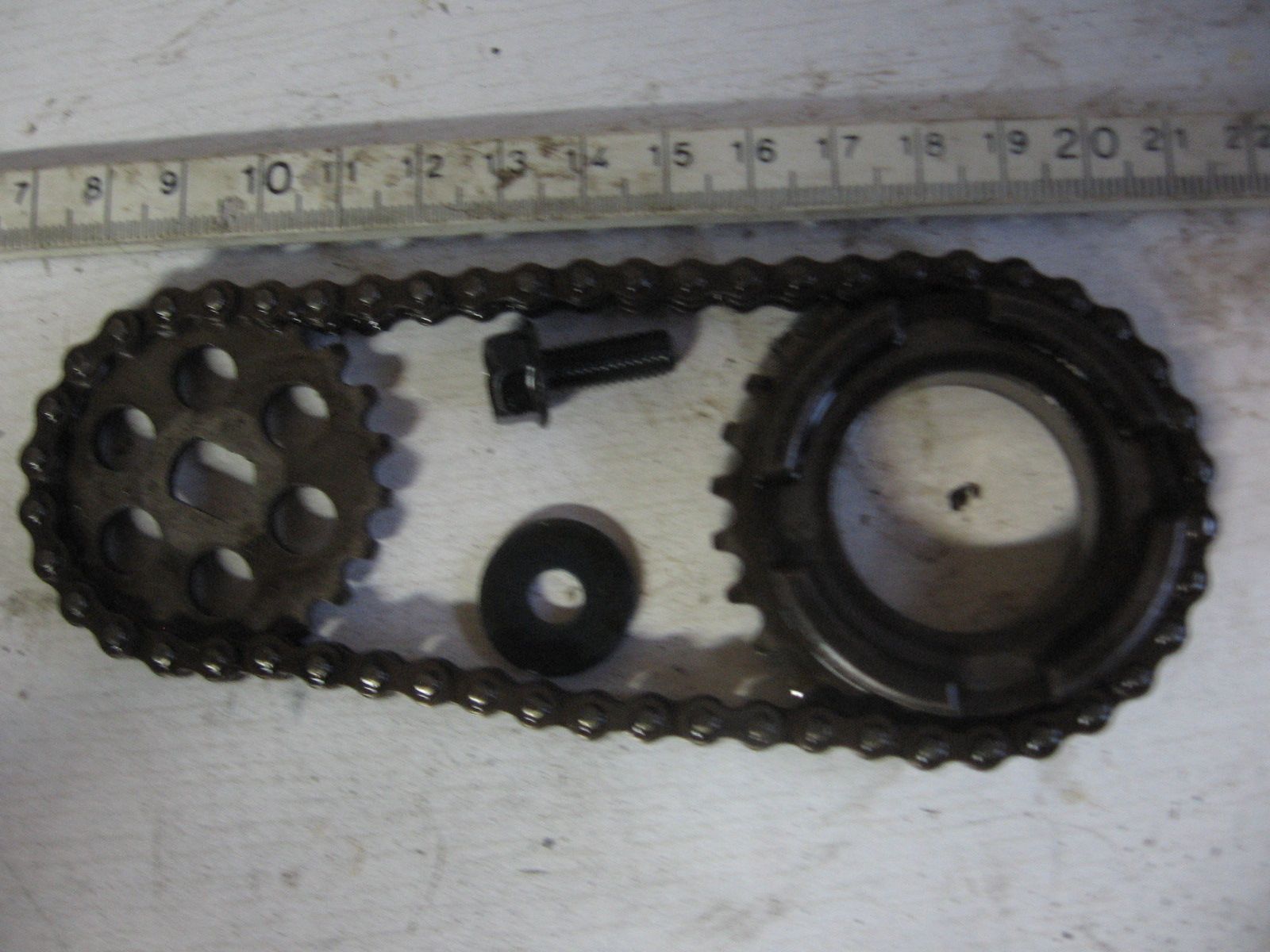 kettingwiel met ketting aandrijving oliepomp	Vtr250 1988-90	15134-ke8-010 + 15140-415-003 + 15131-kcr-900