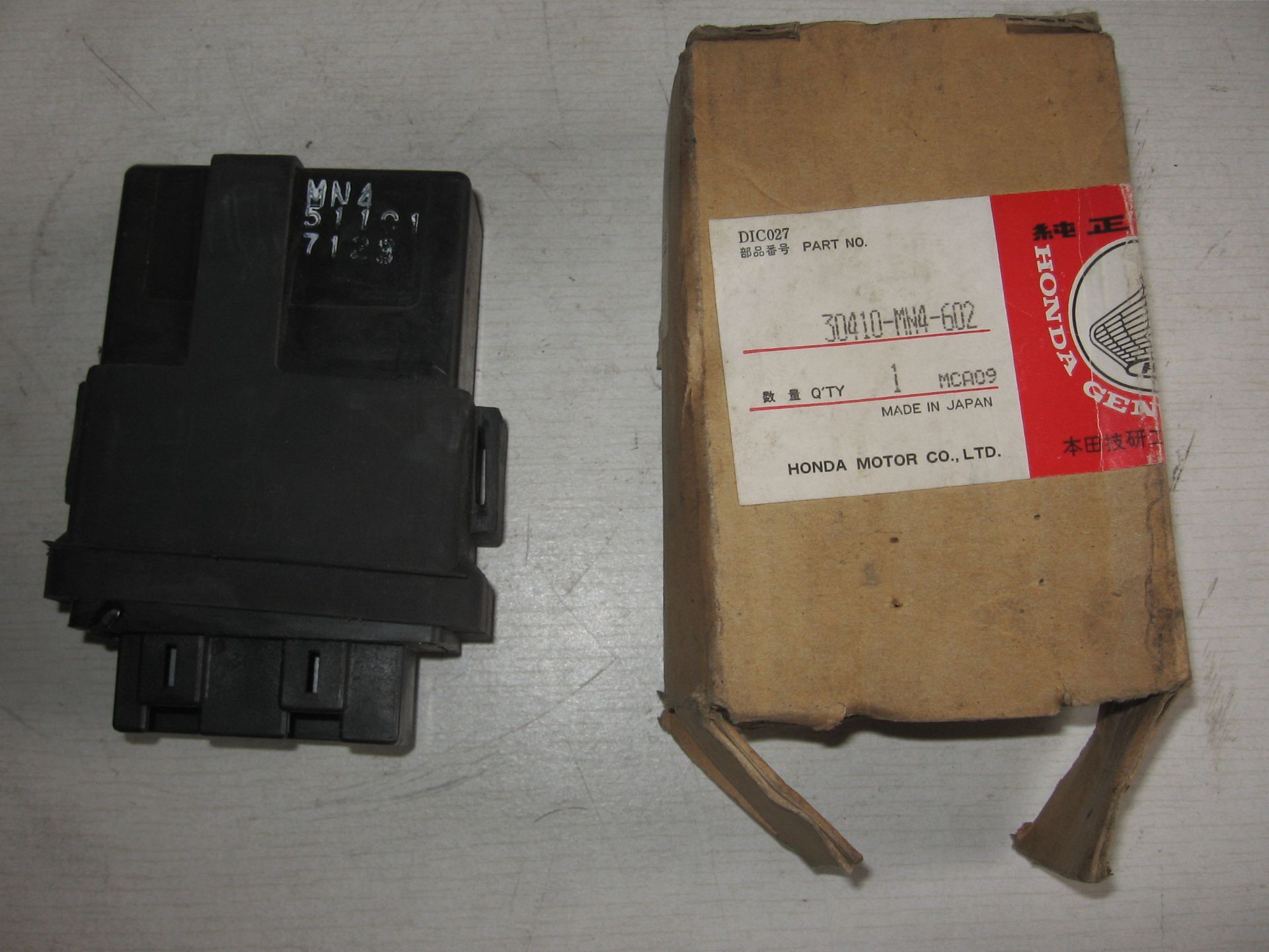 cdi unit // cbr600 1987-88	volgens carmo 1987-90 , 	oem		30410-mn4-602  , hon160