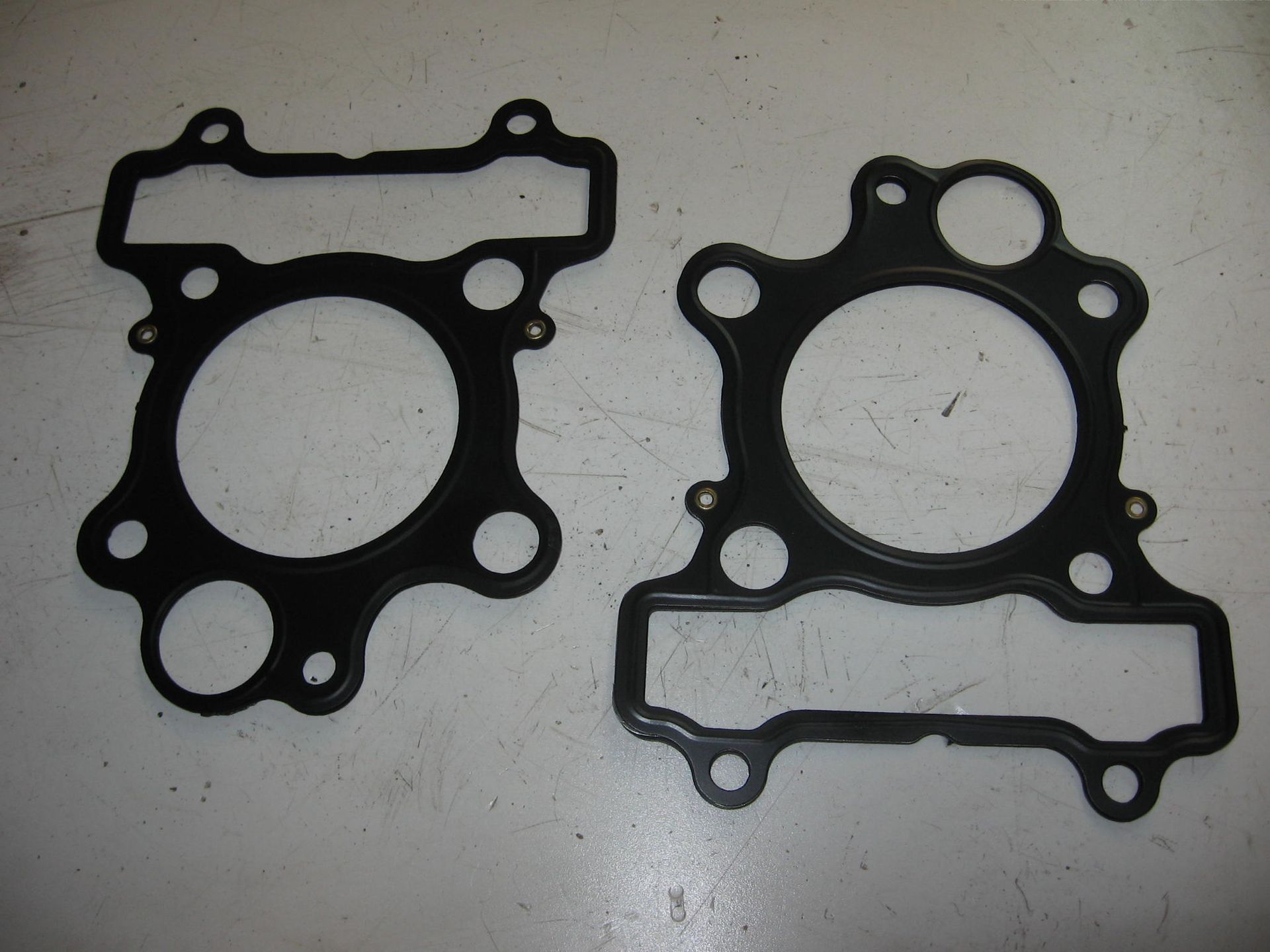 2 stuks Koppakking // xv535 1987-2000		athena		2GV-11181-00			yan038