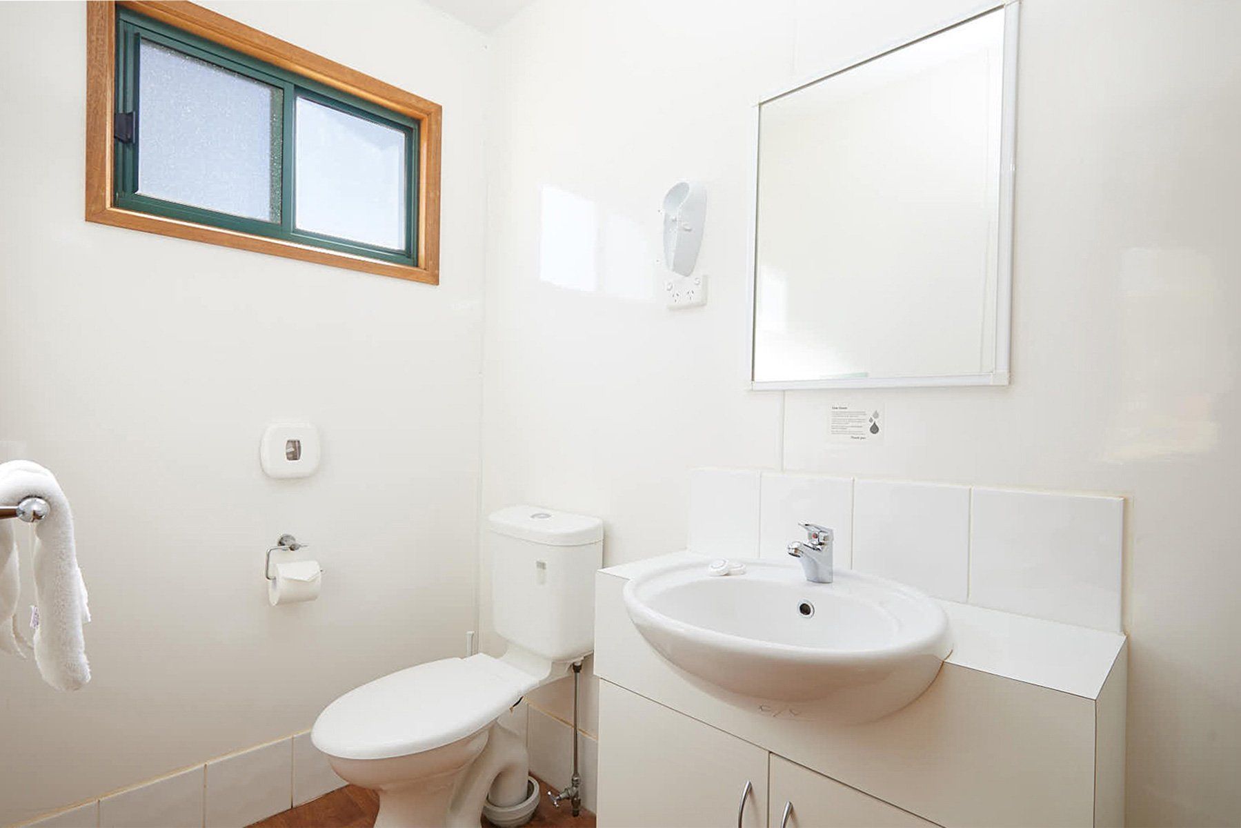 Apex Riverbeach Holiday Park cabin's bathroom