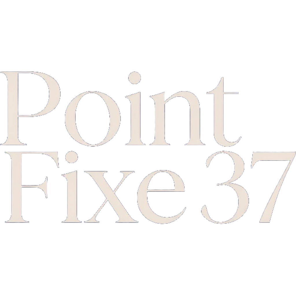 Logo minimalista con grazie, recante la scritta “Point Fixe 37” in beige chiaro su sfondo bianco.