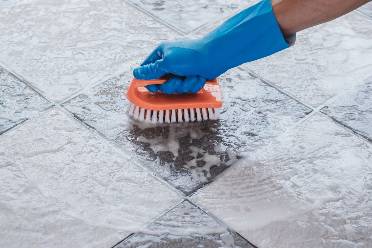 cleaning grout tips