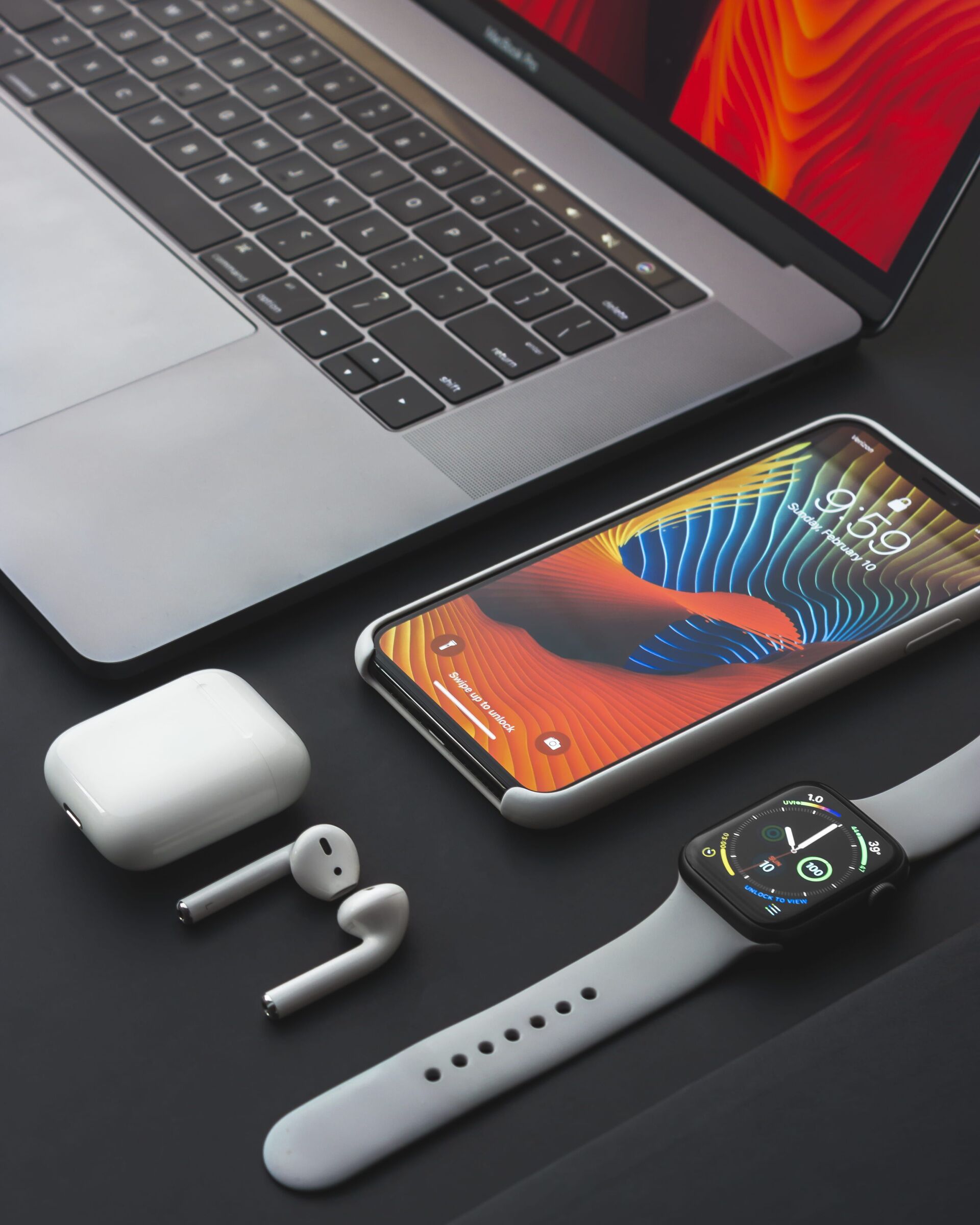Un Mac y iPhone; herramientas que PIMEX utiliza para comunicarse al mundo en tu nombre. De Pallets a Contenedores!