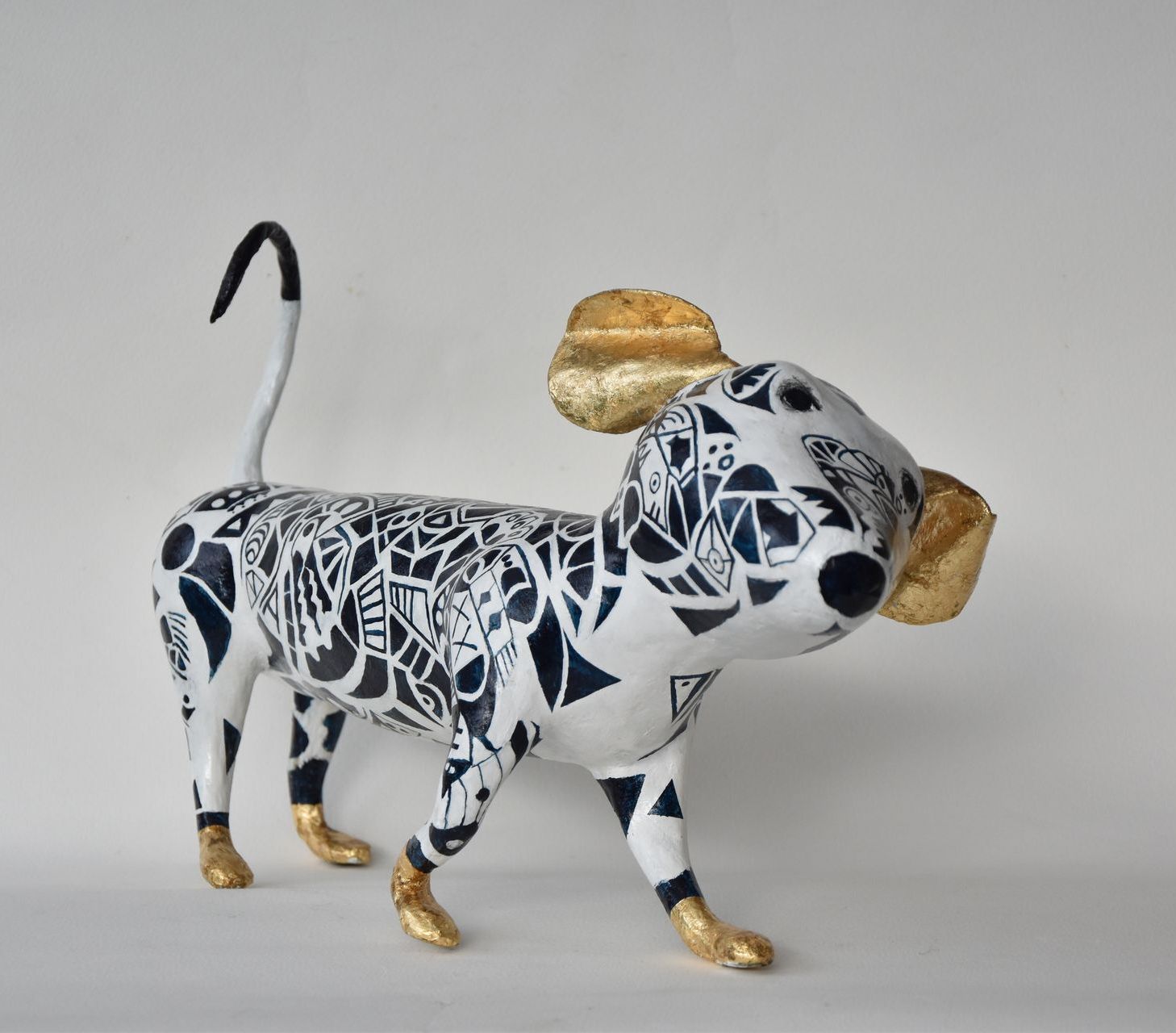 handpainted dog zittart
