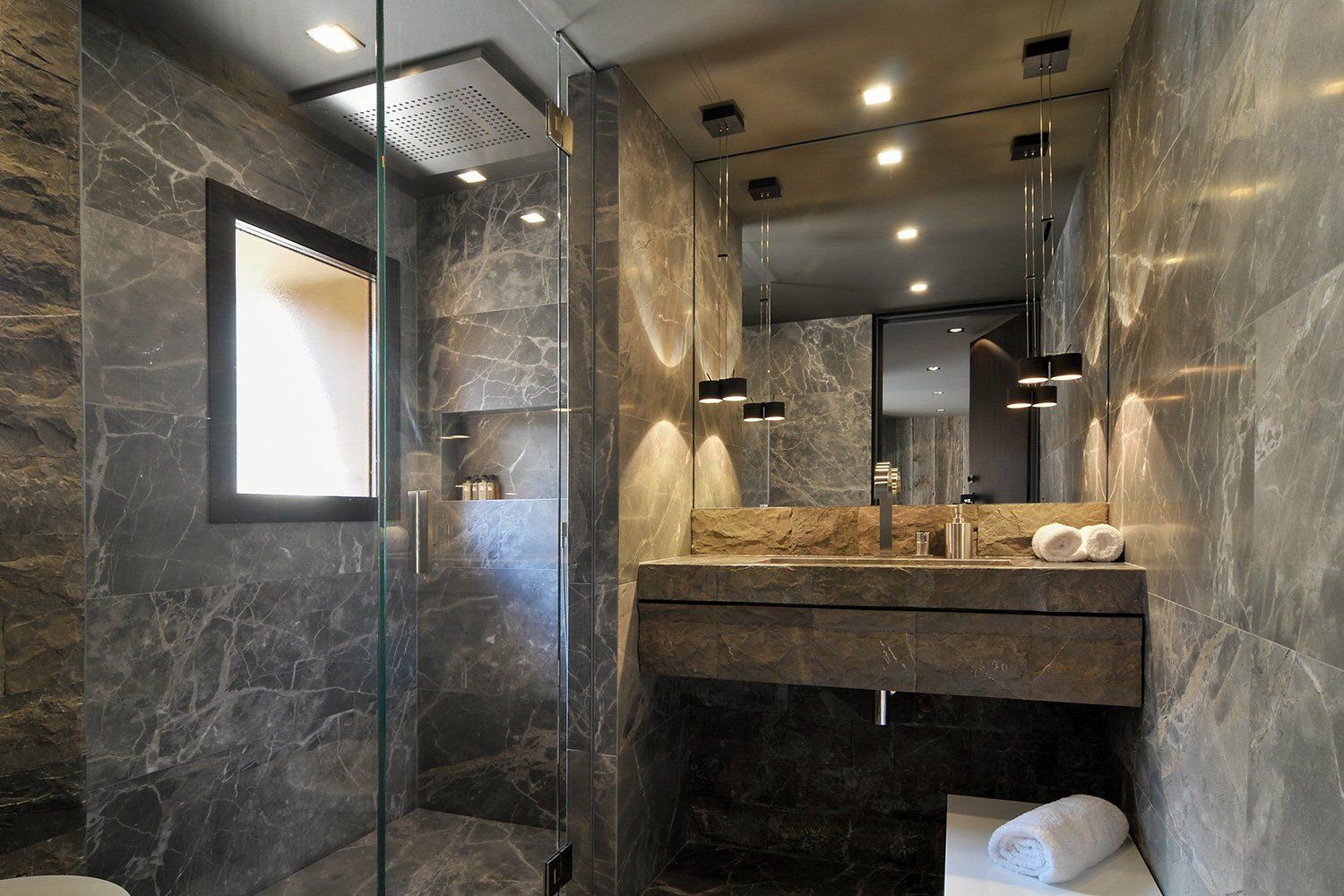 Rivestimenti in marmo per il bagno