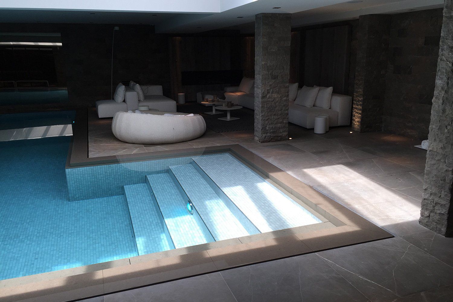 piscina per spa in marmo