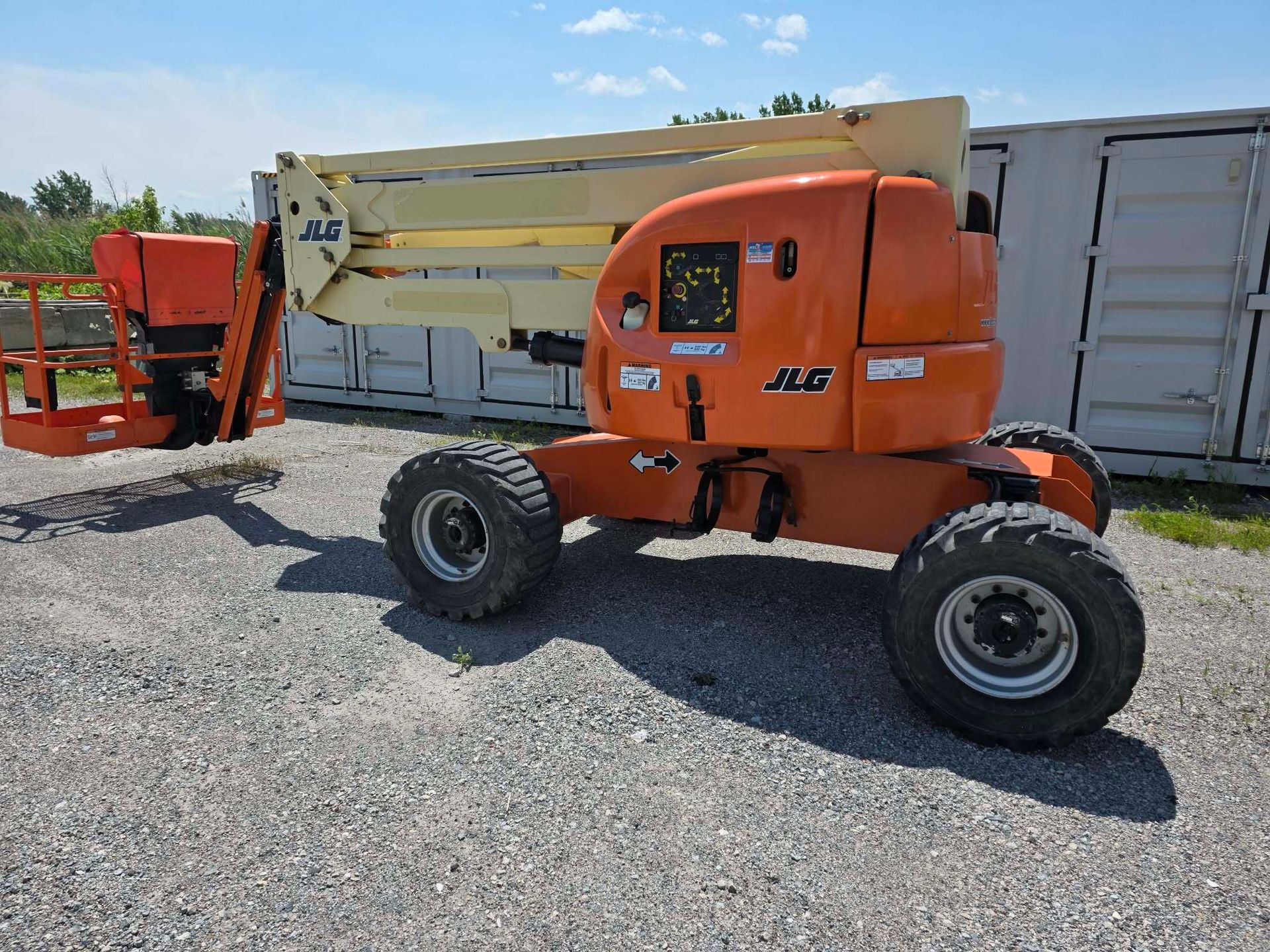 Nacelle télescopique mât articulé JLG 45' (450AJ)