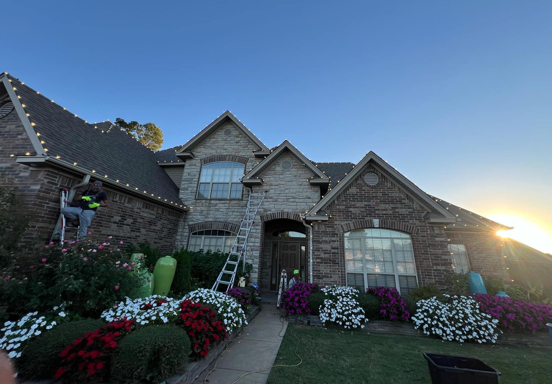 A picture of a house with a paragon logo on it