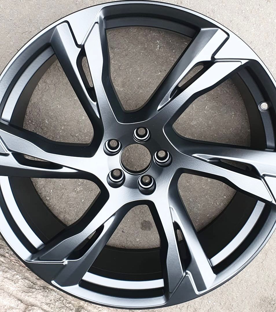 Alloy wheel refurbished