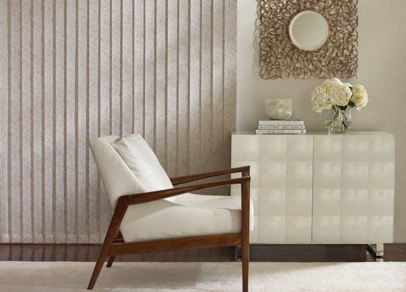 Home with Hunter Douglas Somner® Custom Window Blinds in Renton, WA 