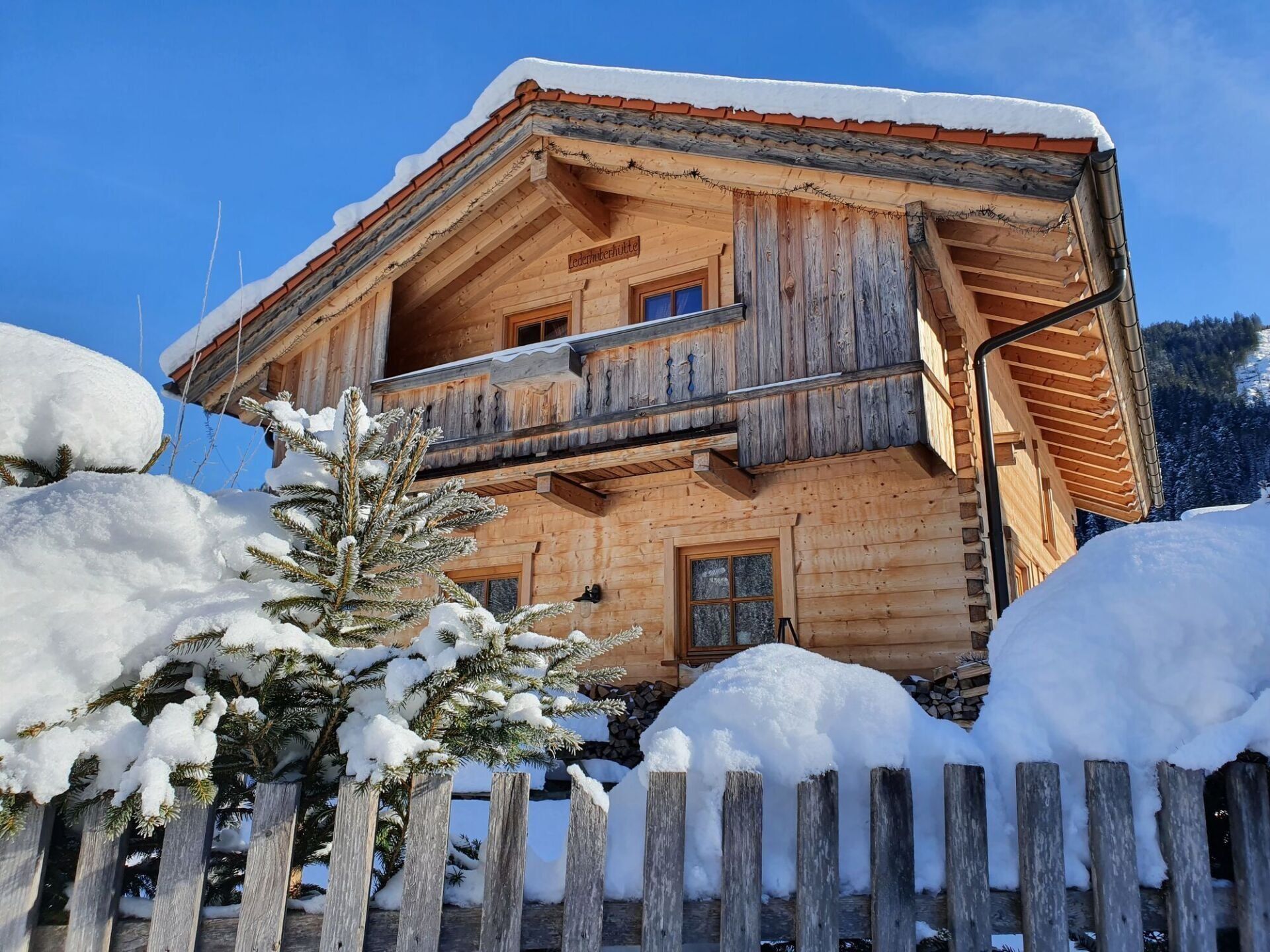 Almhütte im Winterzauber