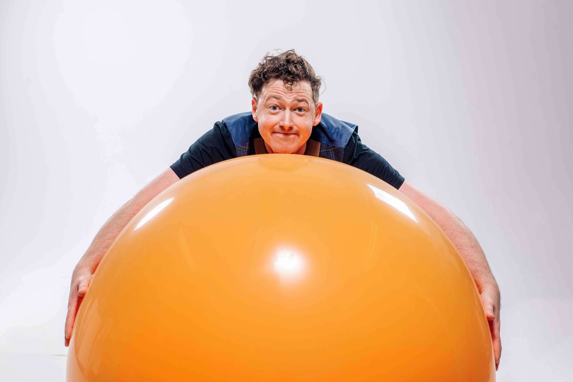 Magic Gareth's Biggest Balloon in the World!