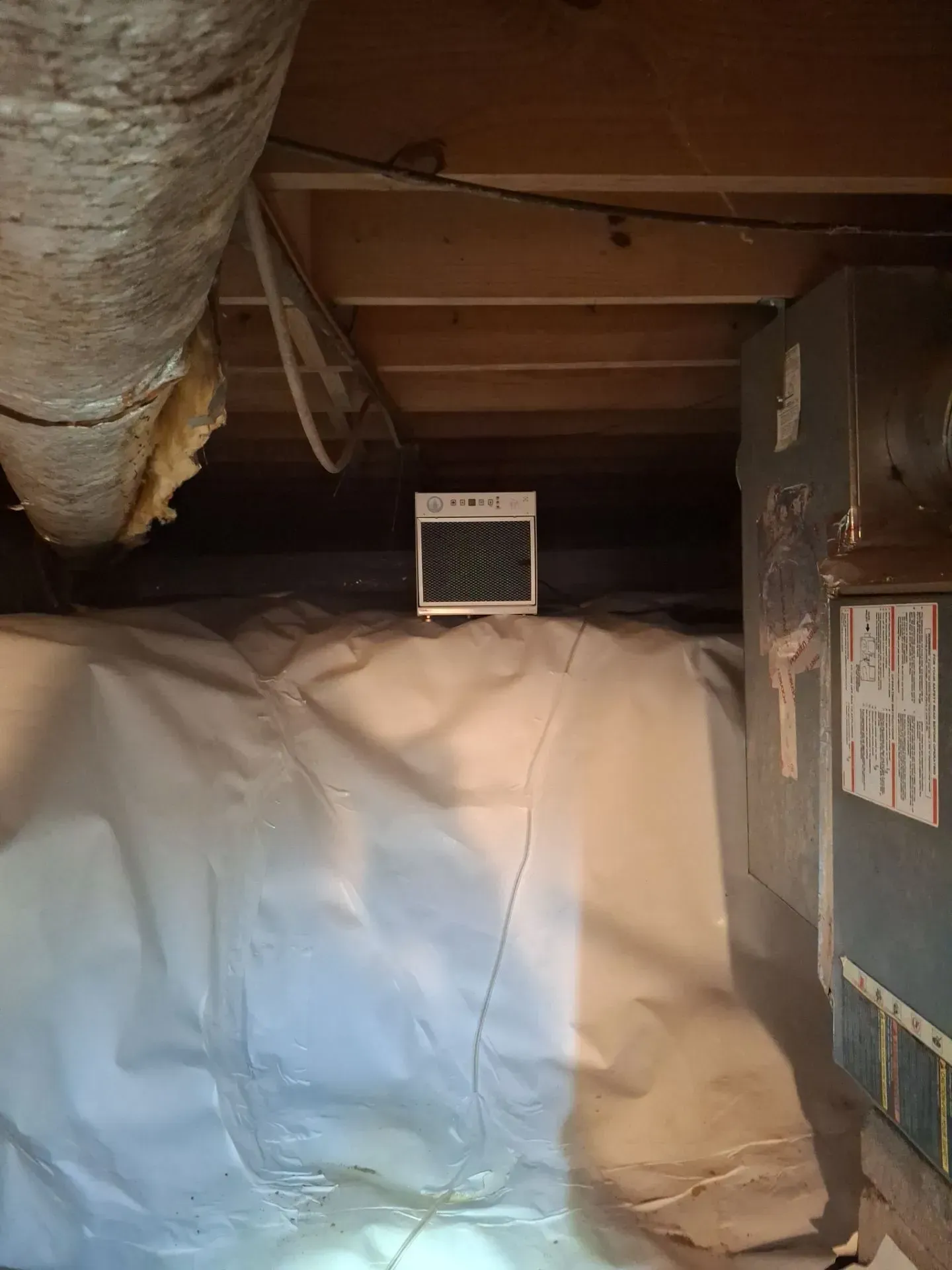 H2O Waterproofing after of crawl space encapsulation with a dehumidifier located in Hoover, Alabama