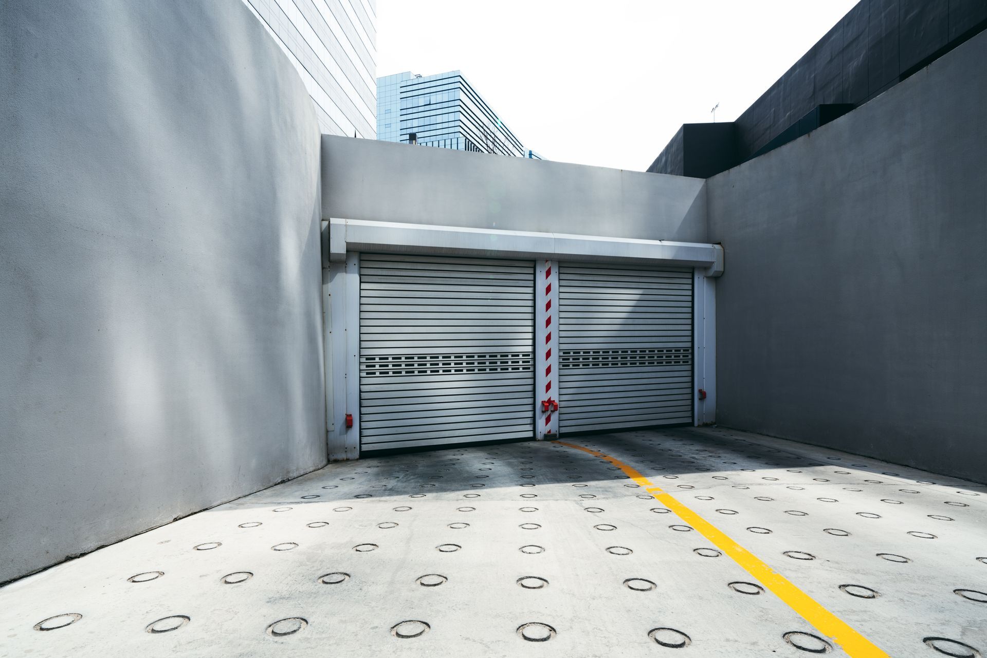 Parking Garage for Commercial Parking - Cinebar, WA - Premier Door