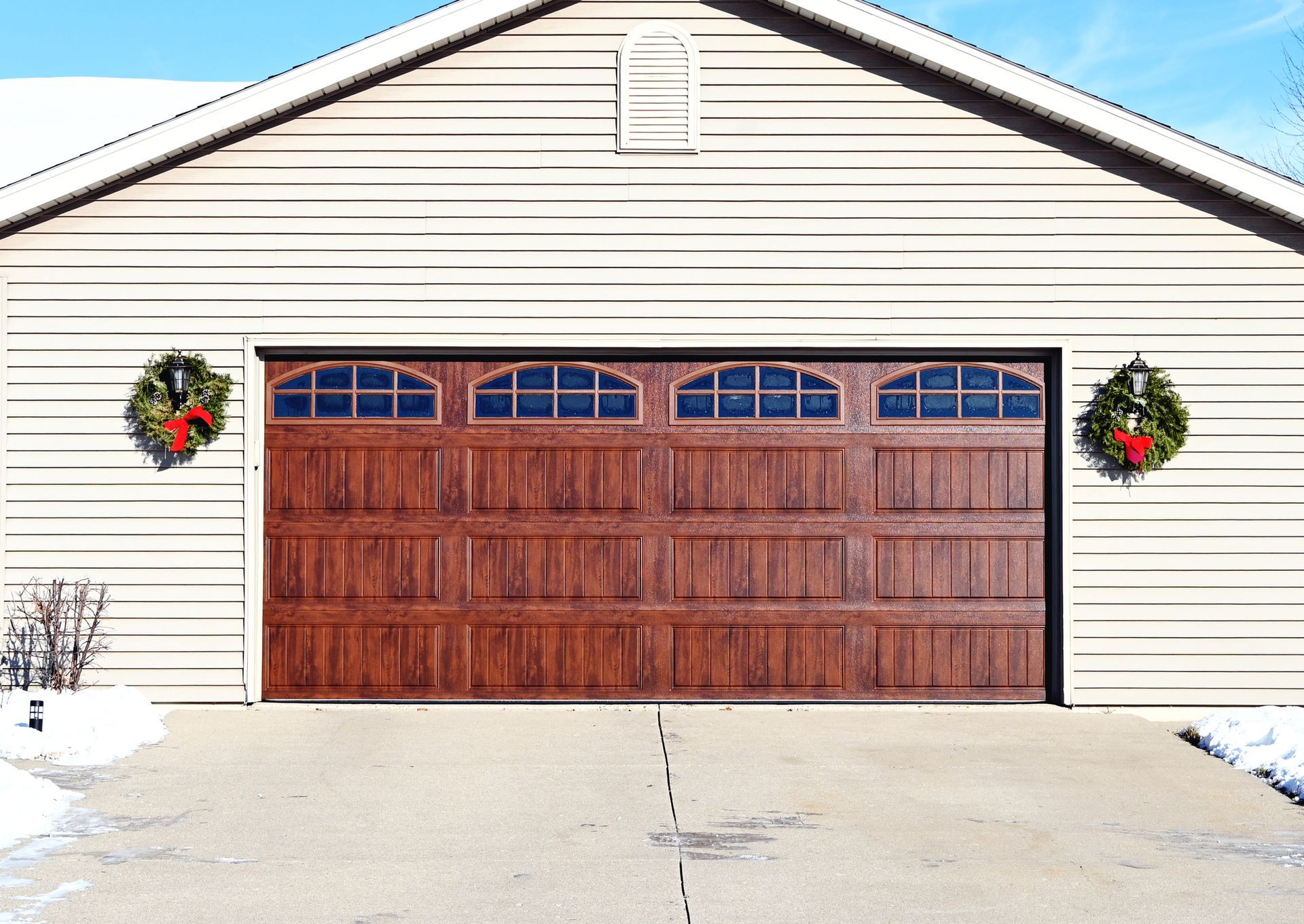 Wood Carriage House Garage Door - Cinebar, CA - Premier Door