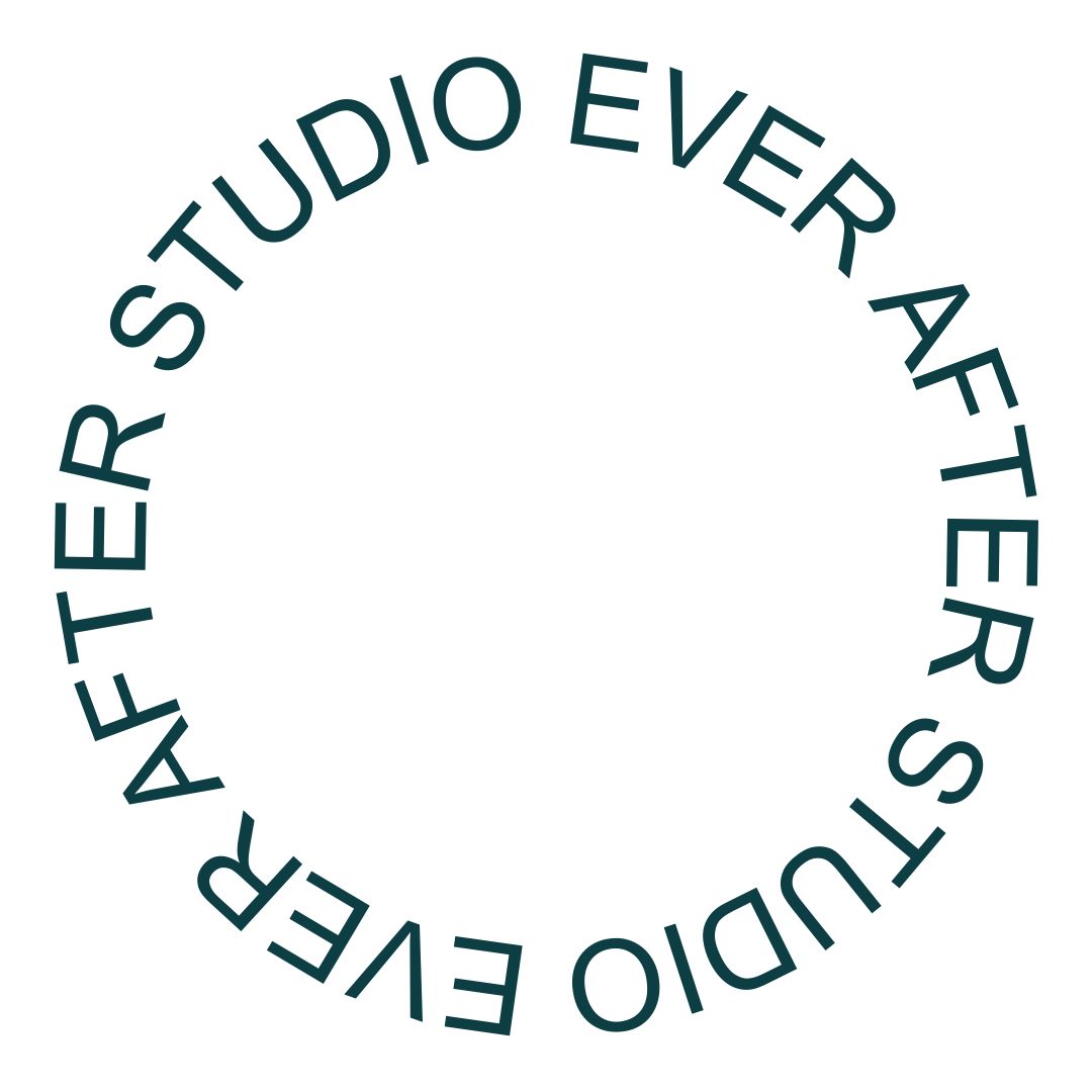 A circle with the words studio ever after studio written inside of it.