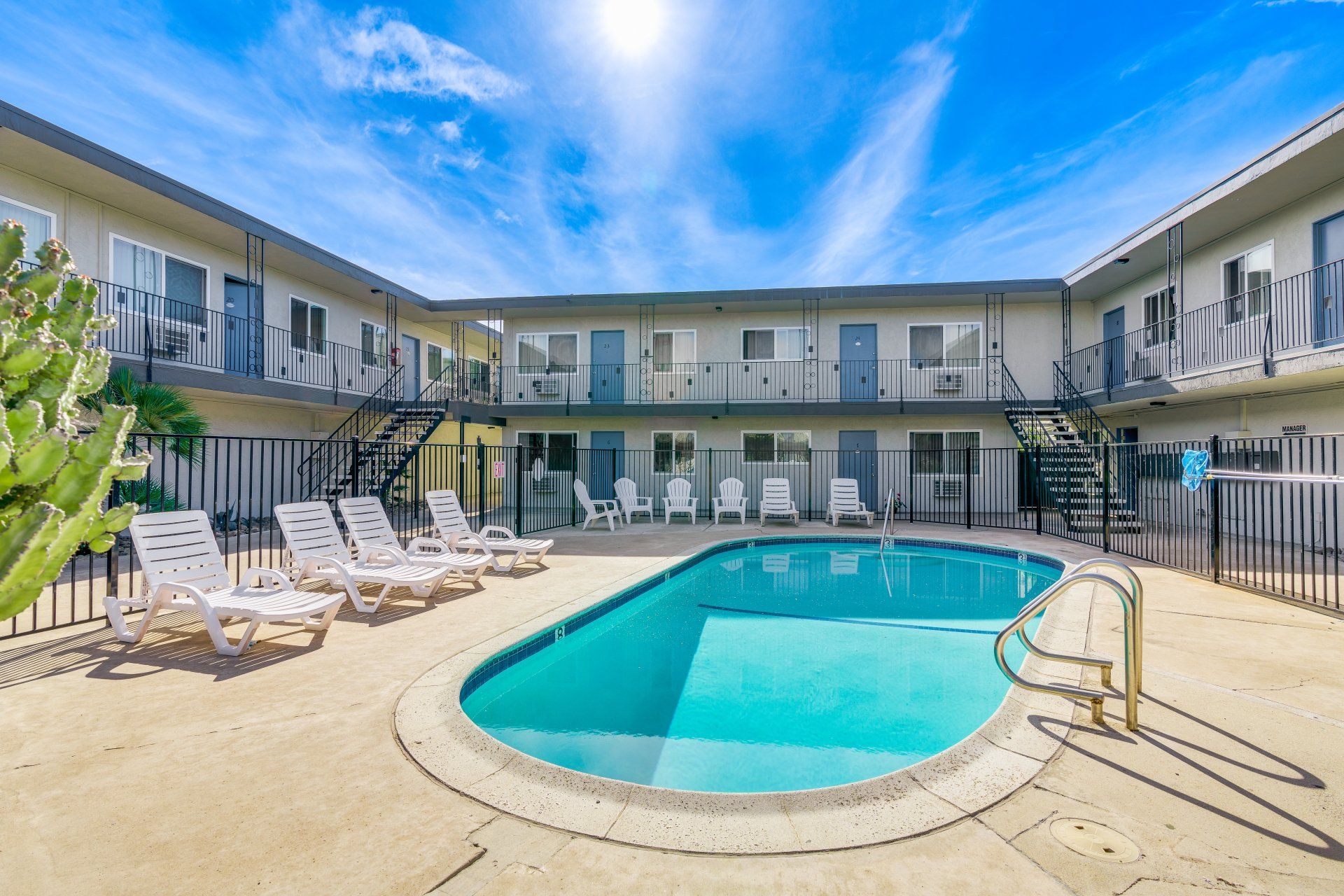 CREEKSIDE VILLAS