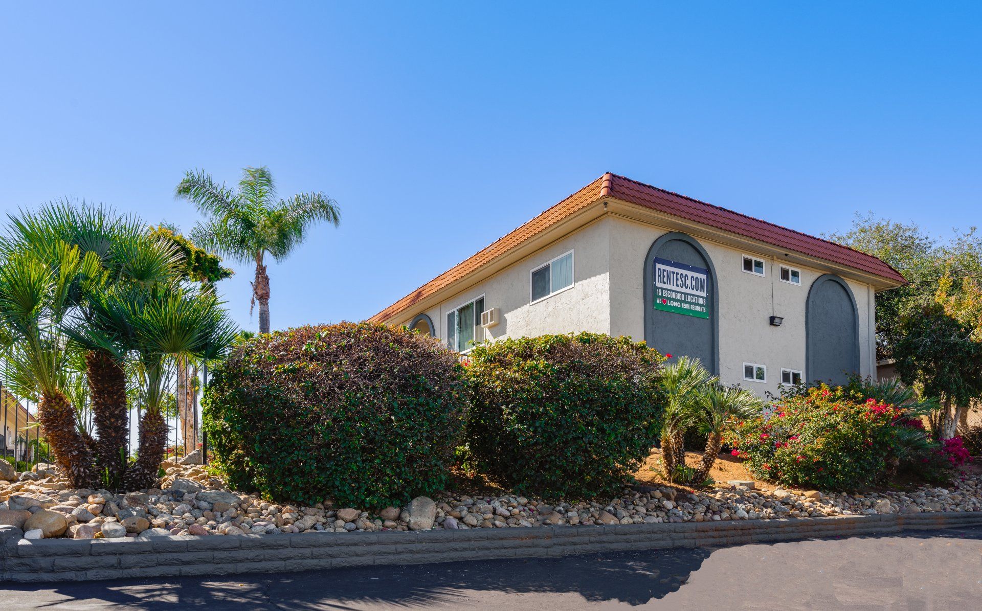 MAPLEWOOD VILLAS