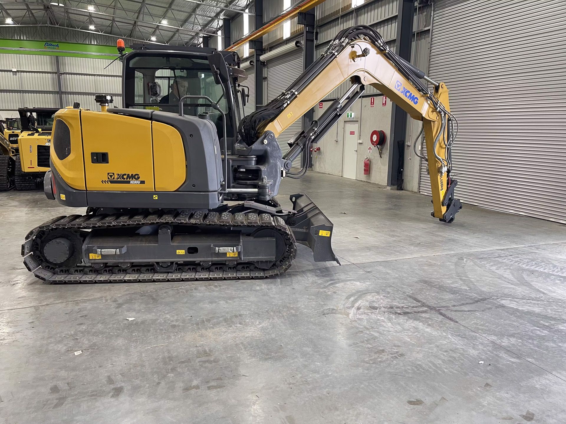 Excavator wet hire
